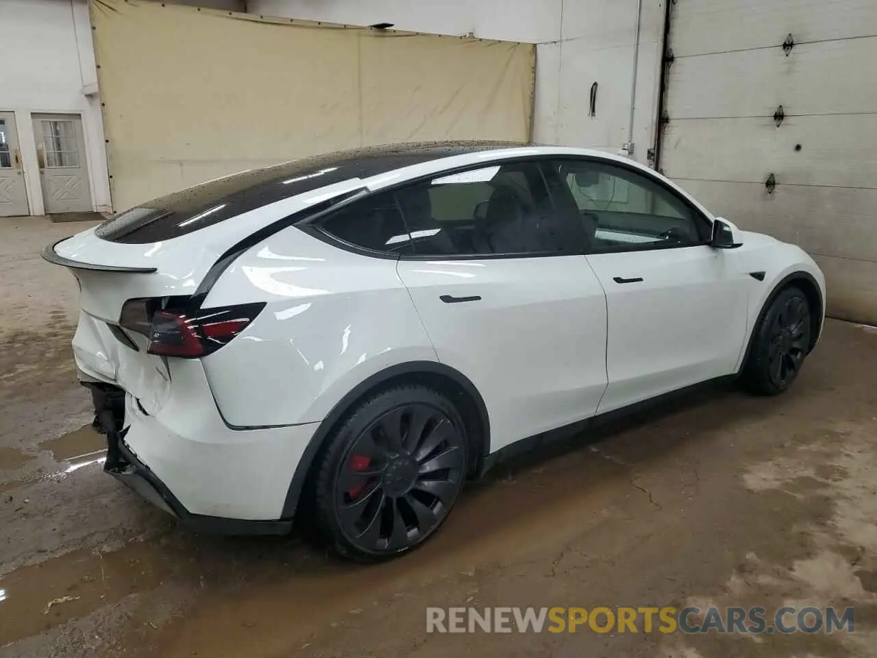 3 fotografías del automóvil dañado 7SAYGDEF0PF830804 TESLA MODEL Y 2023