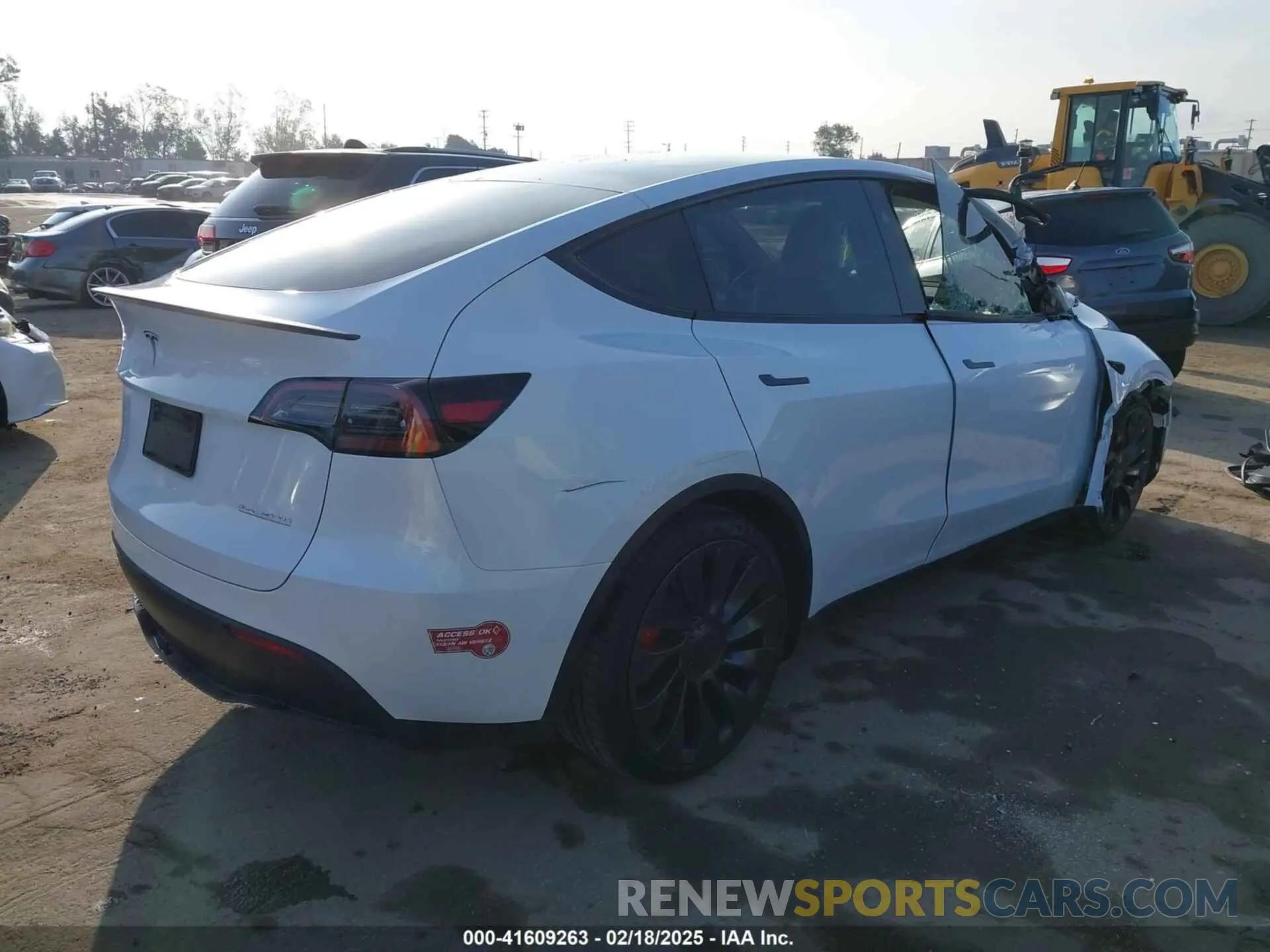 4 fotografías del automóvil dañado 7SAYGDEF0PF839468 TESLA MODEL Y 2023