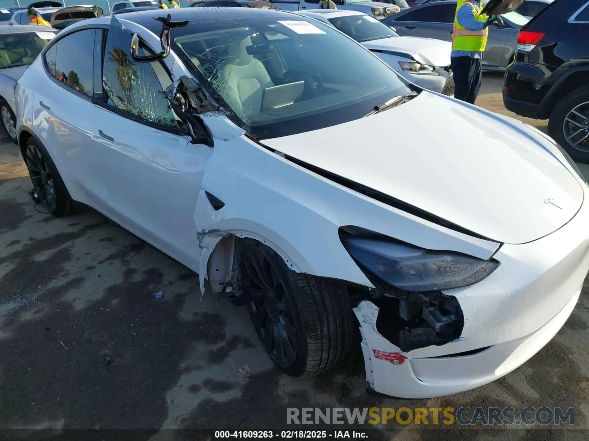 6 fotografías del automóvil dañado 7SAYGDEF0PF839468 TESLA MODEL Y 2023