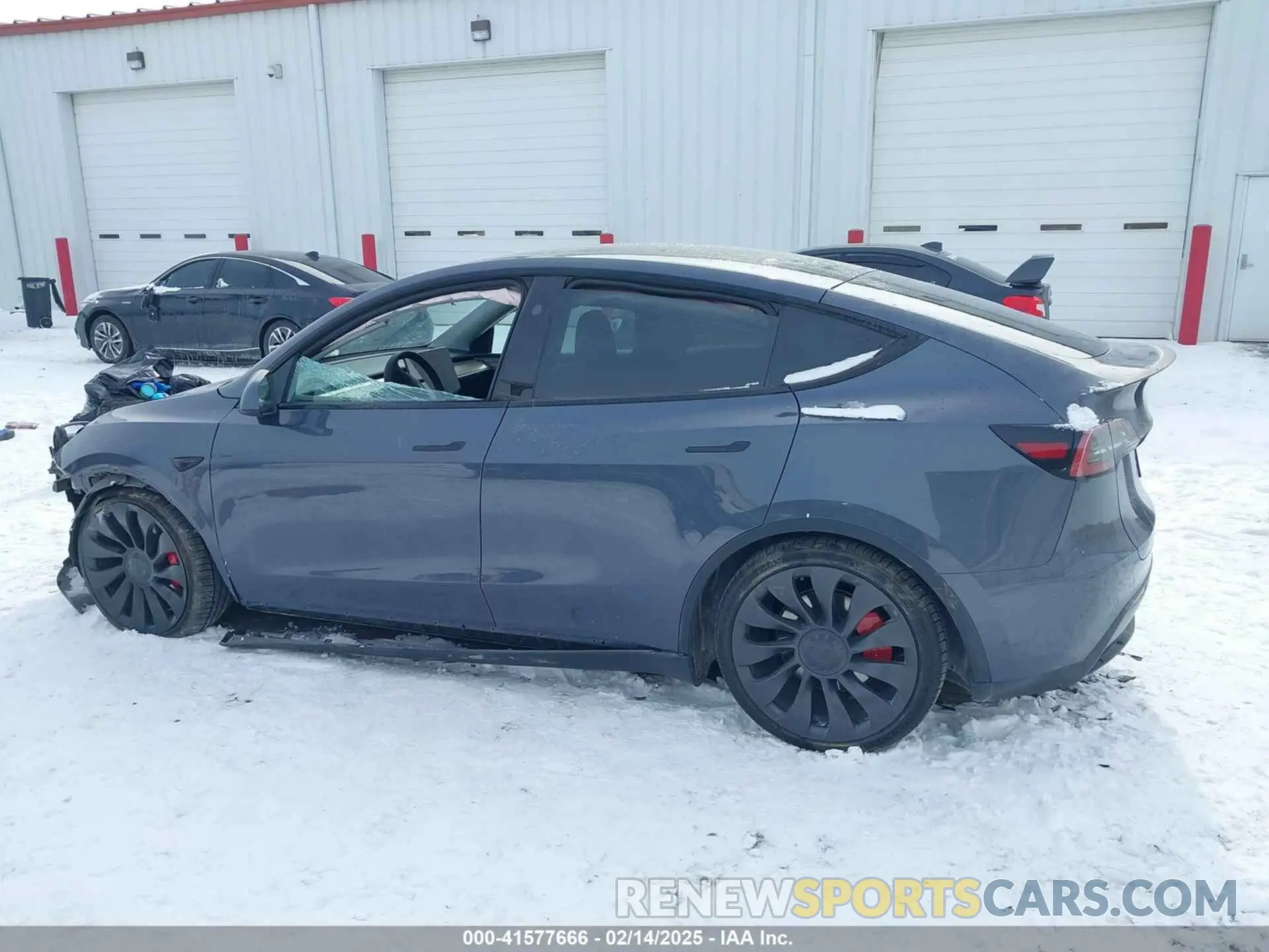 14 fotografías del automóvil dañado 7SAYGDEF0PF898181 TESLA MODEL Y 2023