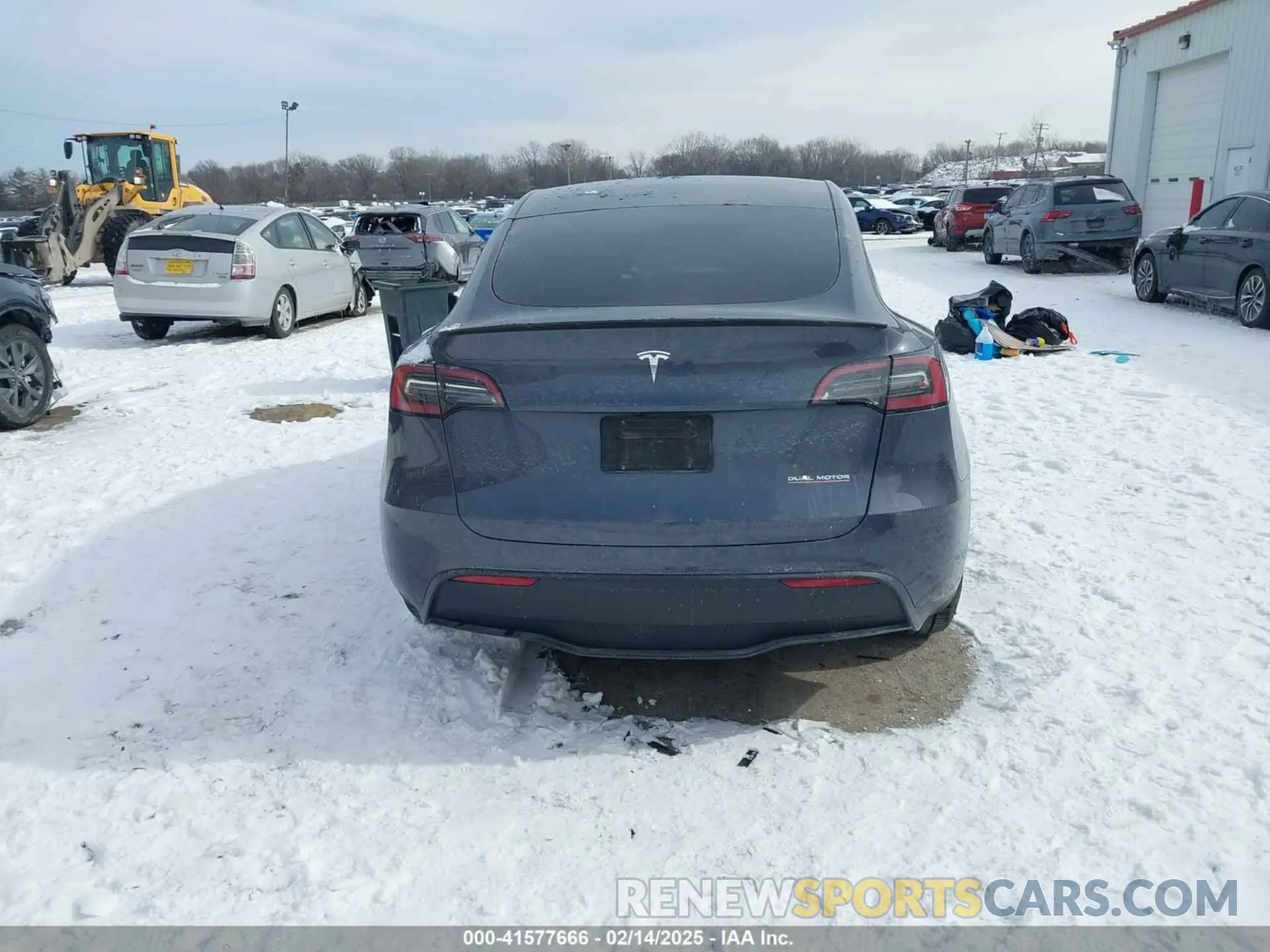 16 fotografías del automóvil dañado 7SAYGDEF0PF898181 TESLA MODEL Y 2023
