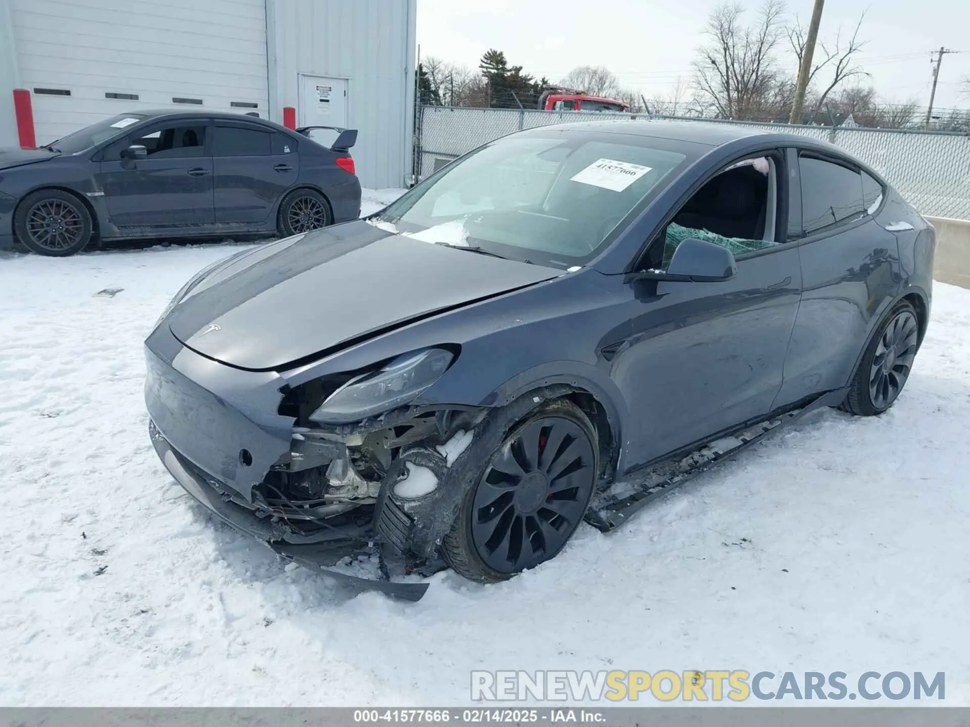 2 fotografías del automóvil dañado 7SAYGDEF0PF898181 TESLA MODEL Y 2023