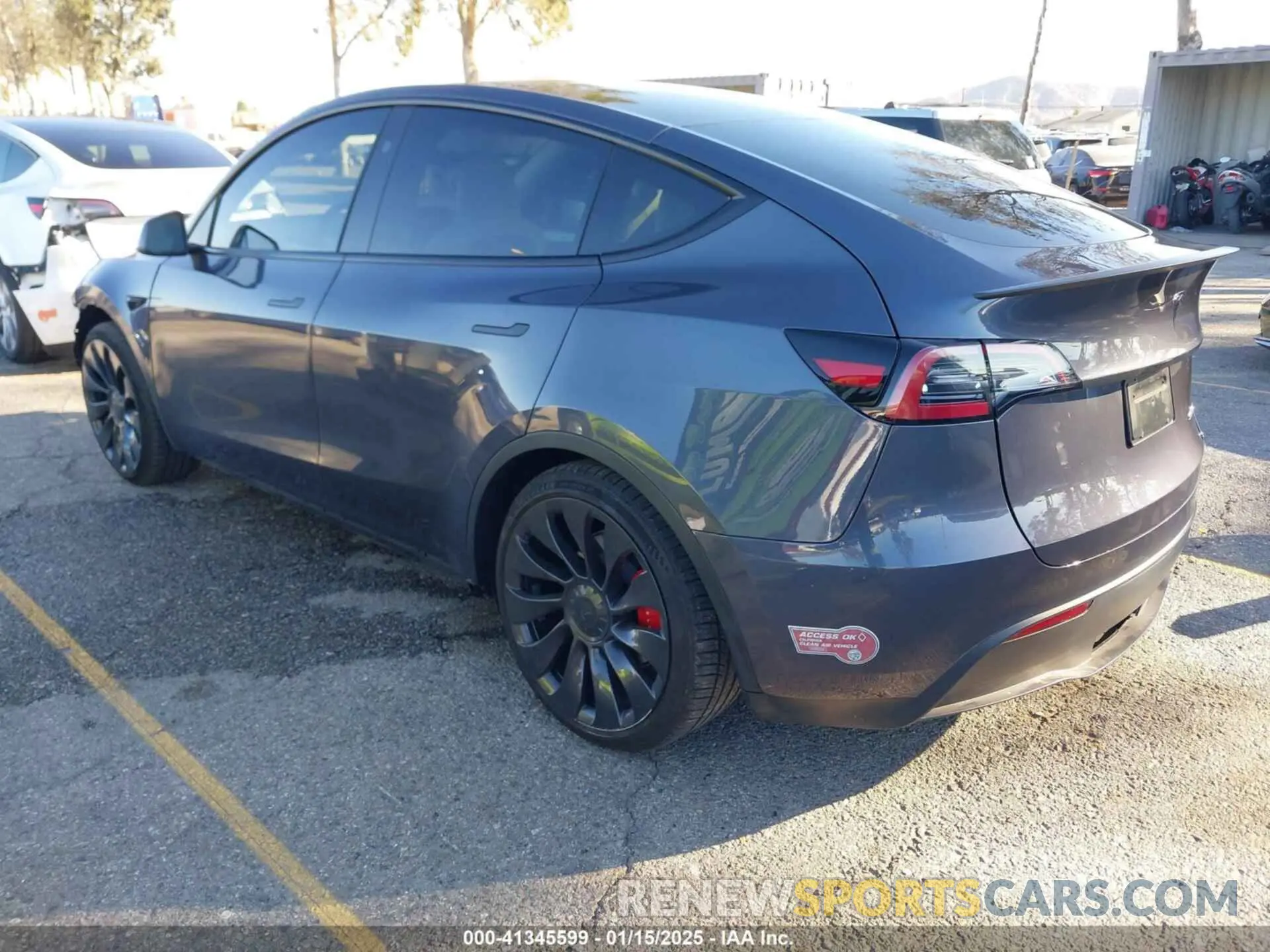 3 fotografías del automóvil dañado 7SAYGDEF0PF903492 TESLA MODEL Y 2023