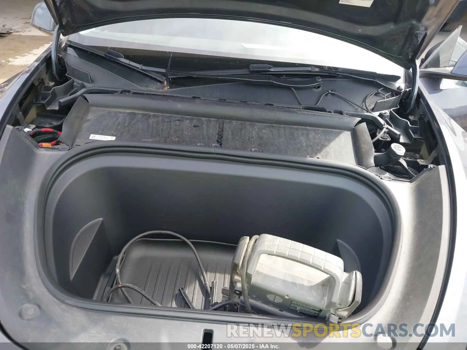 10 fotografías del automóvil dañado 7SAYGDEF1PF777756 TESLA MODEL Y 2023