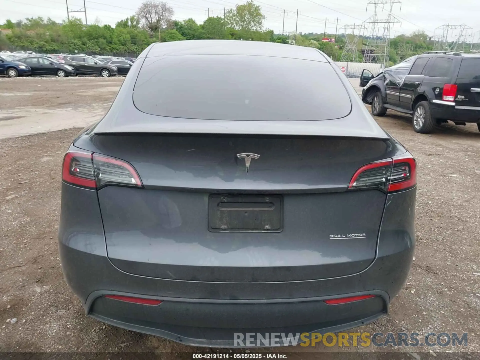 17 fotografías del automóvil dañado 7SAYGDEF1PF838247 TESLA MODEL Y 2023