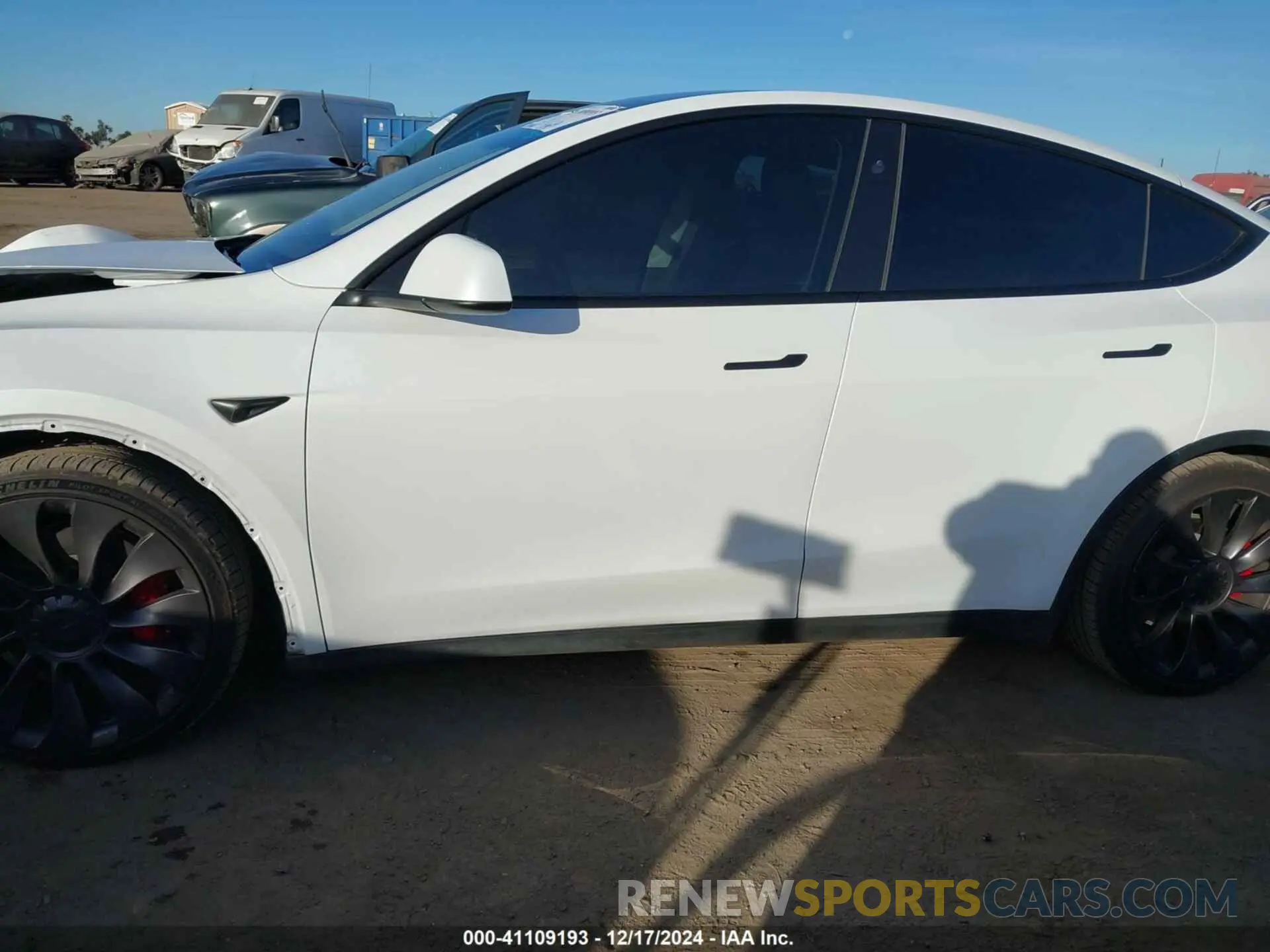 15 fotografías del automóvil dañado 7SAYGDEF1PF838488 TESLA MODEL Y 2023