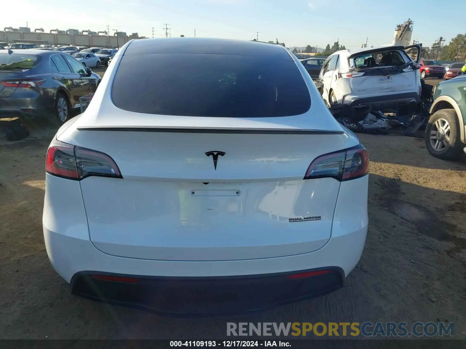 17 fotografías del automóvil dañado 7SAYGDEF1PF838488 TESLA MODEL Y 2023
