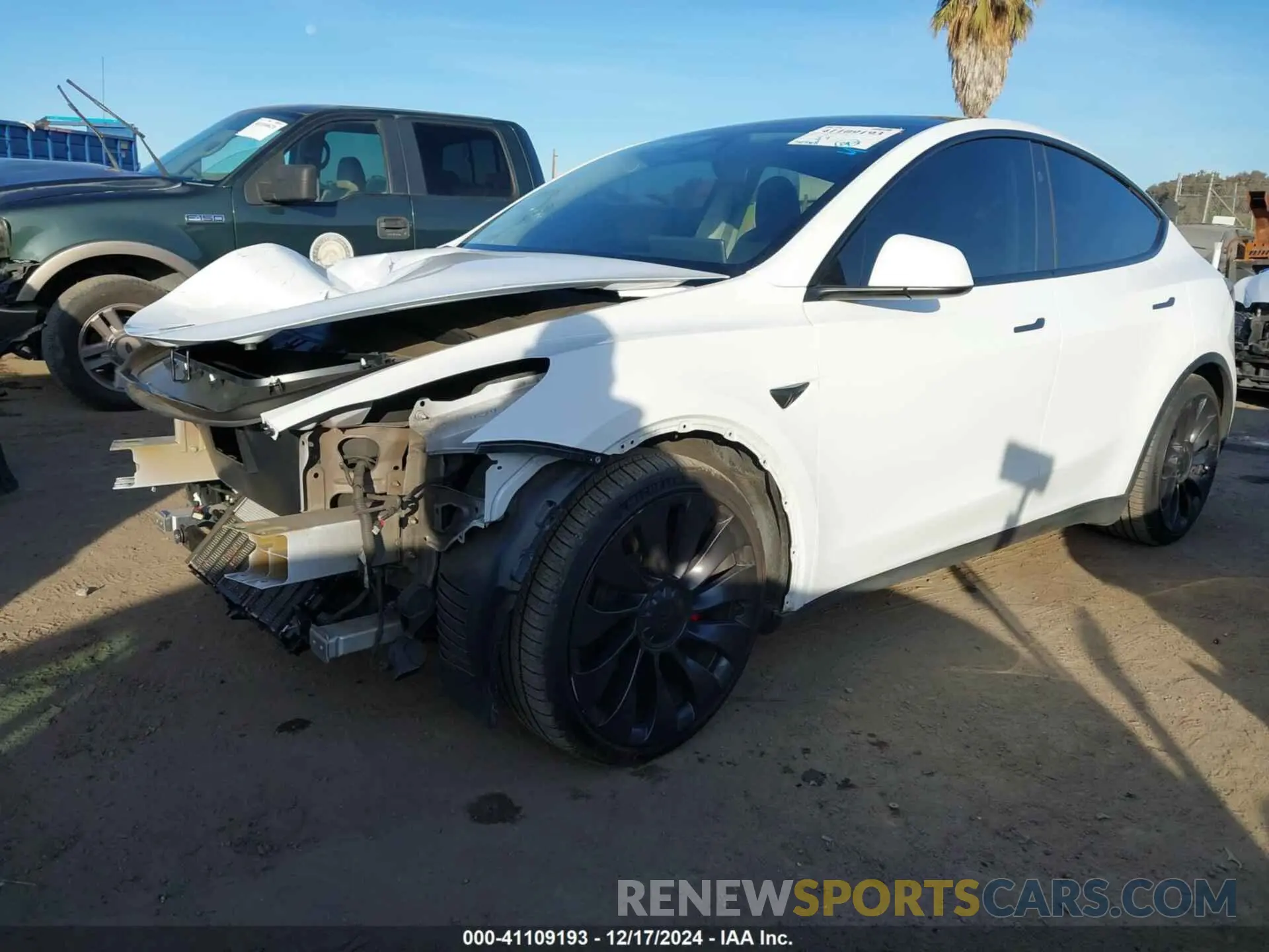 2 fotografías del automóvil dañado 7SAYGDEF1PF838488 TESLA MODEL Y 2023