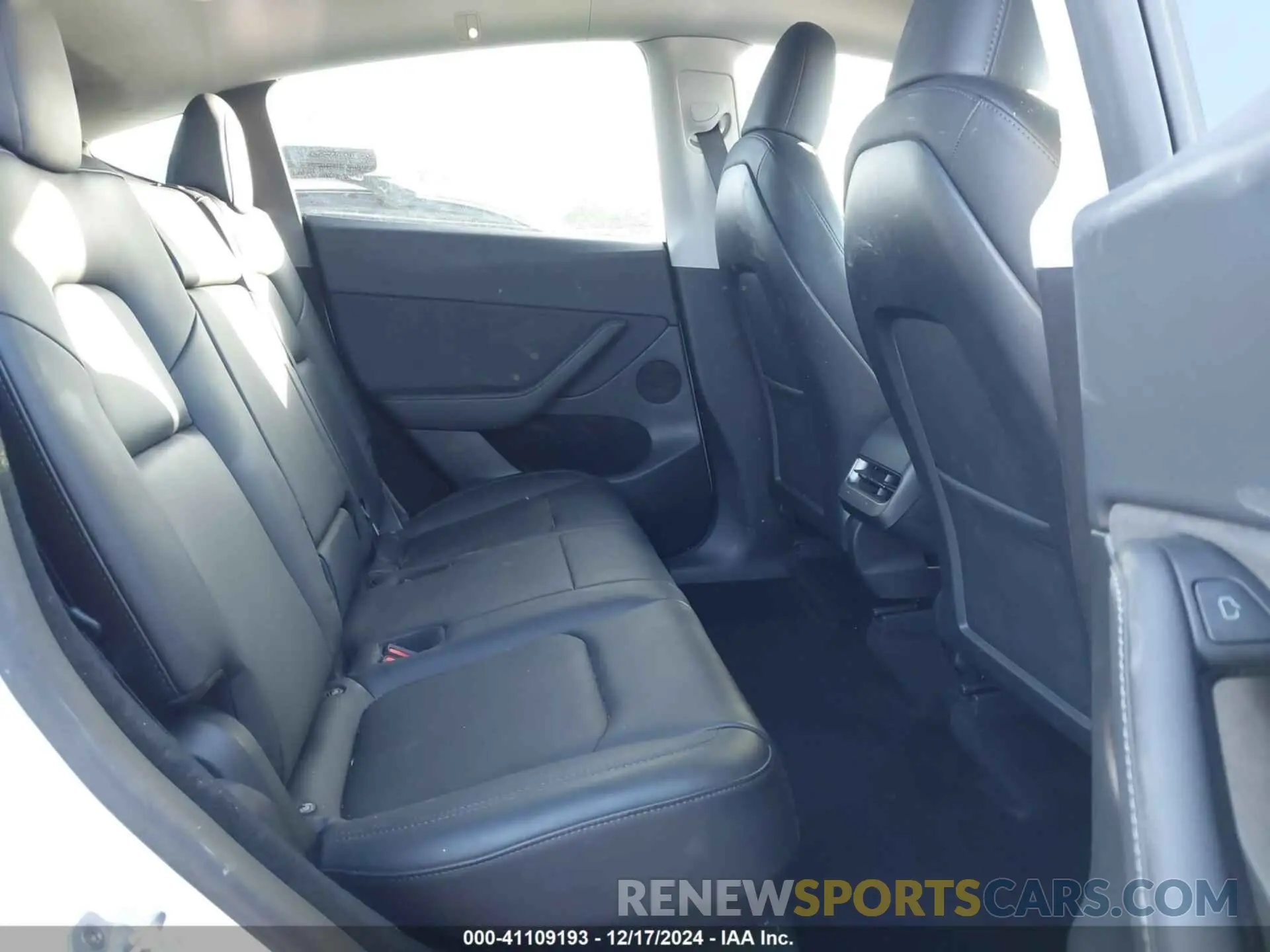 8 fotografías del automóvil dañado 7SAYGDEF1PF838488 TESLA MODEL Y 2023