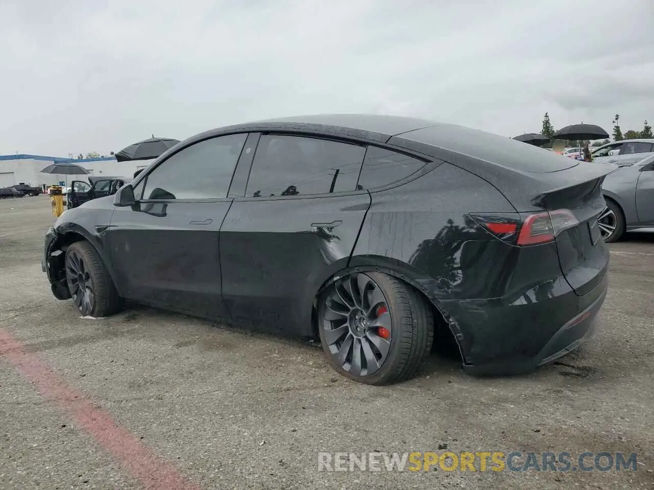 2 fotografías del automóvil dañado 7SAYGDEF1PF905820 TESLA MODEL Y 2023