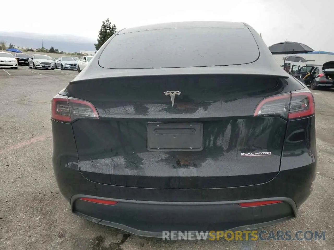 6 fotografías del automóvil dañado 7SAYGDEF1PF905820 TESLA MODEL Y 2023