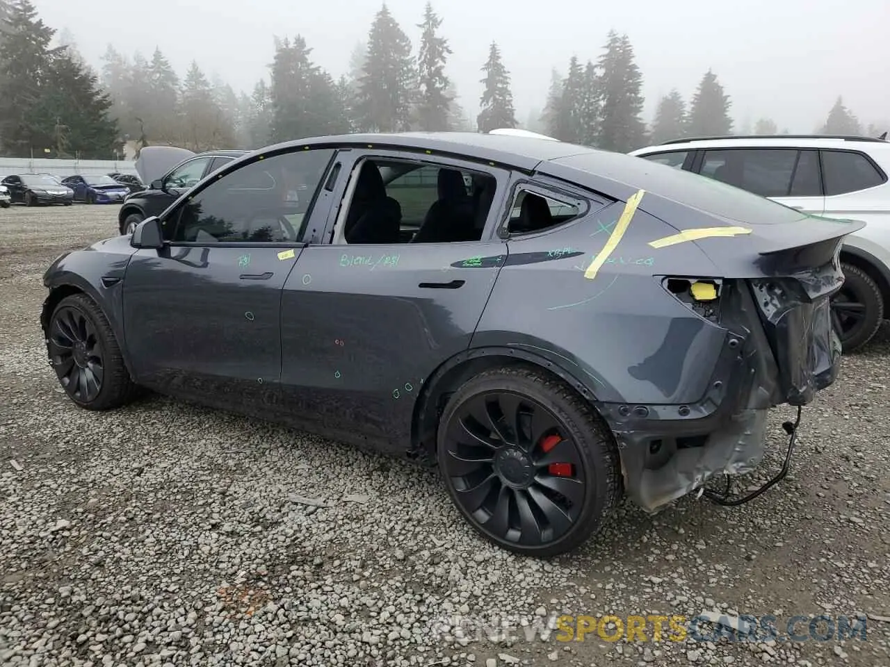 2 fotografías del automóvil dañado 7SAYGDEF1PF913643 TESLA MODEL Y 2023