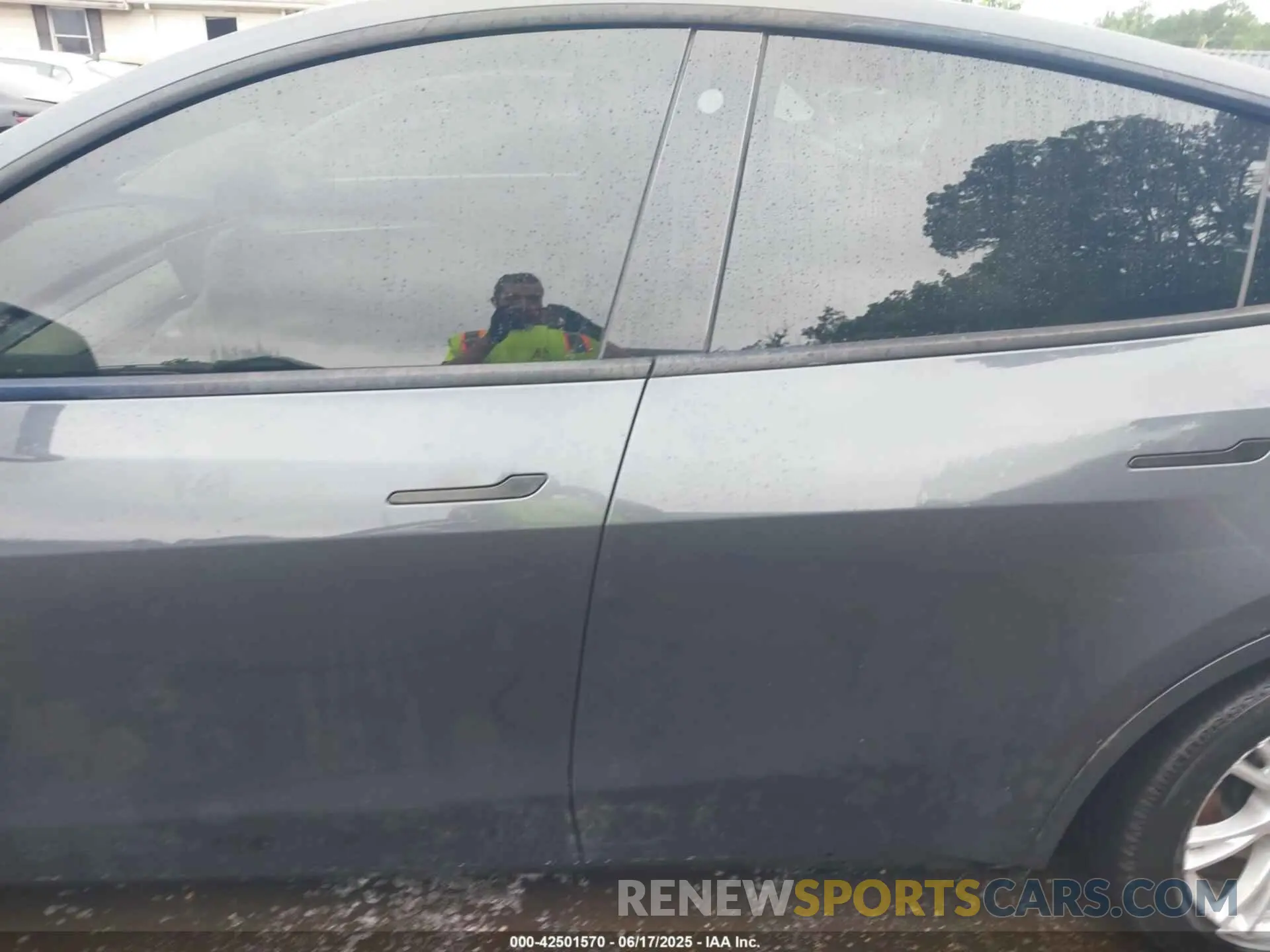 14 fotografías del automóvil dañado 7SAYGDEF2PA049778 TESLA MODEL Y 2023