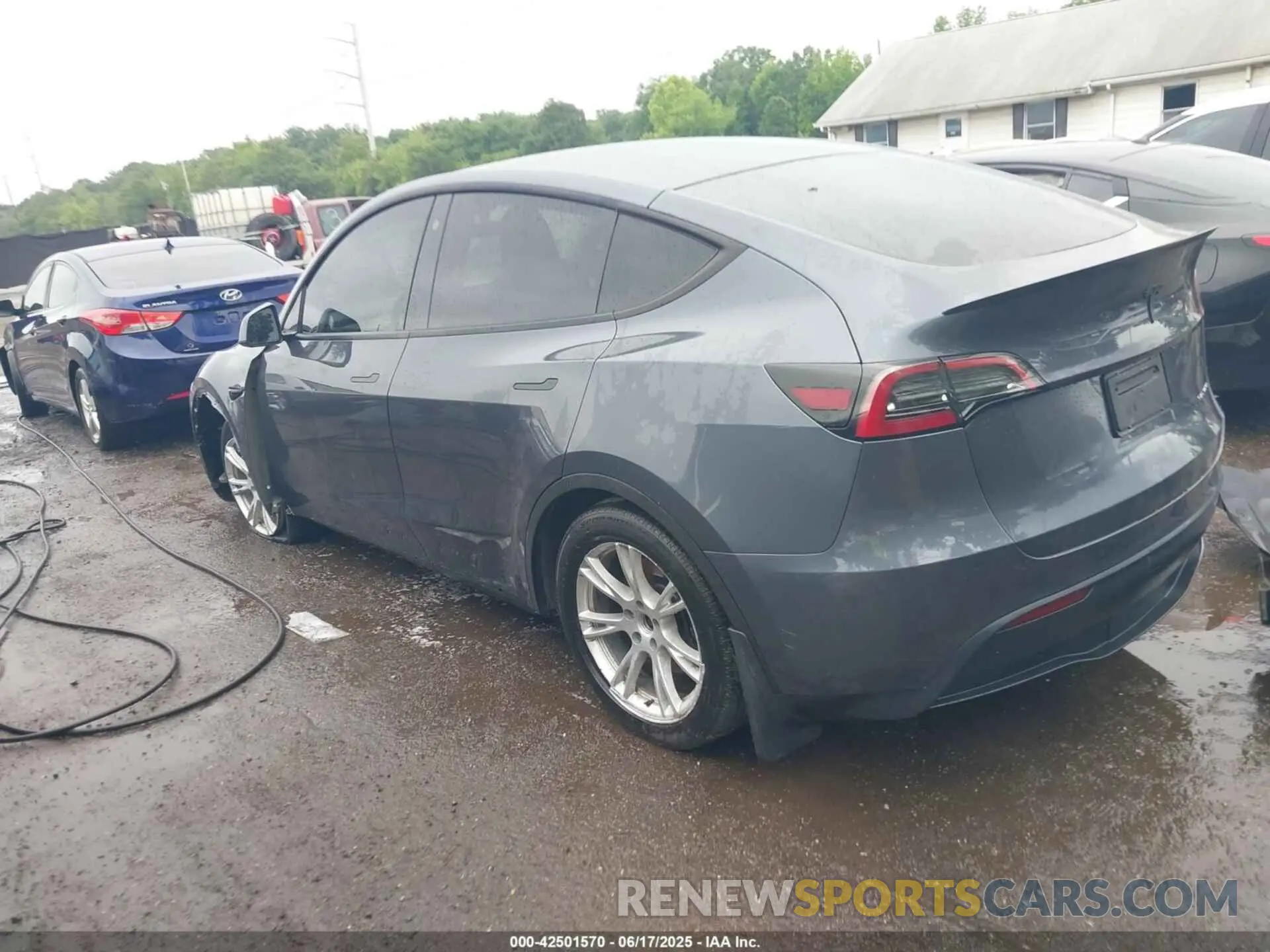 3 fotografías del automóvil dañado 7SAYGDEF2PA049778 TESLA MODEL Y 2023