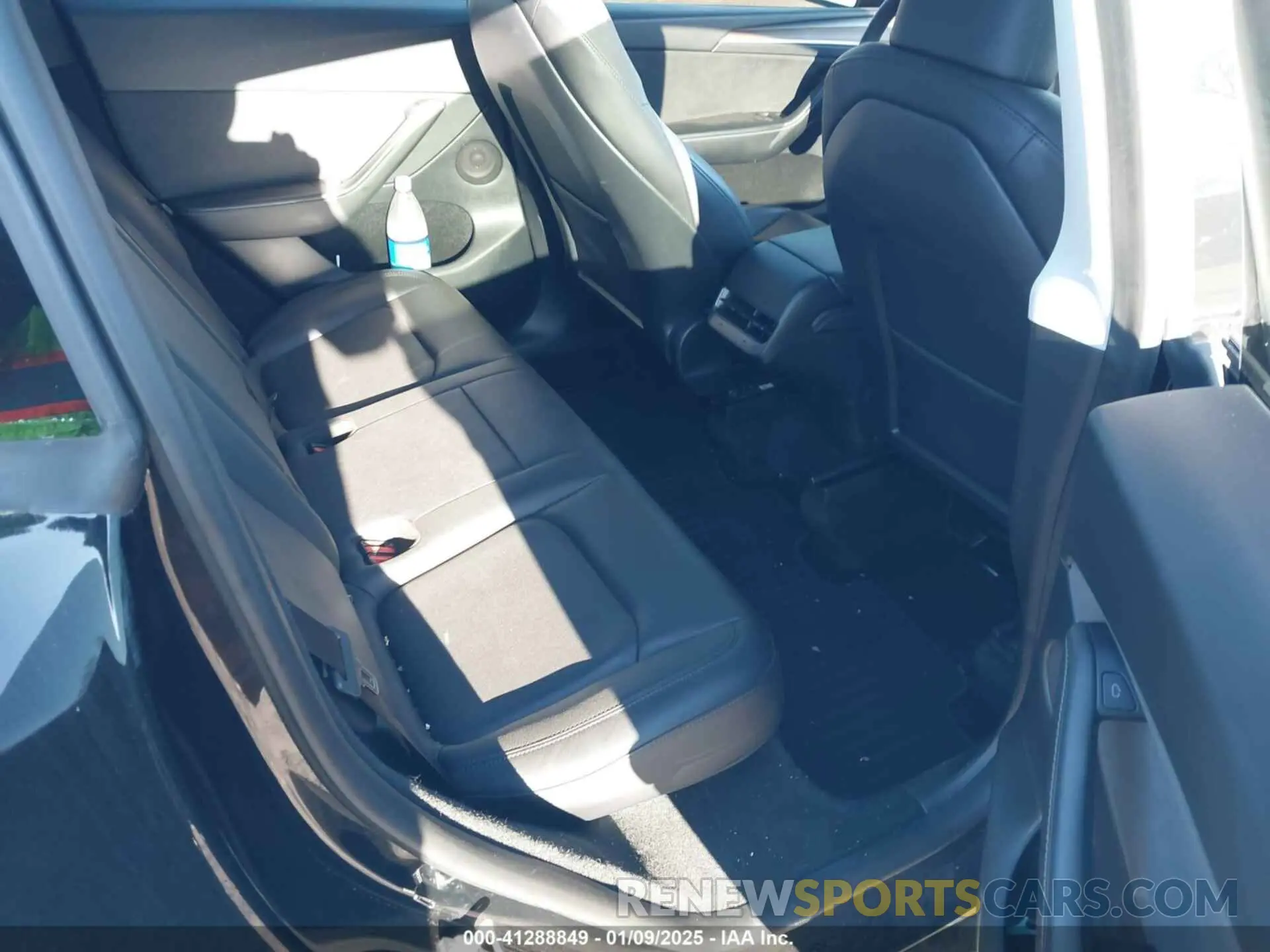 8 fotografías del automóvil dañado 7SAYGDEF2PF745415 TESLA MODEL Y 2023