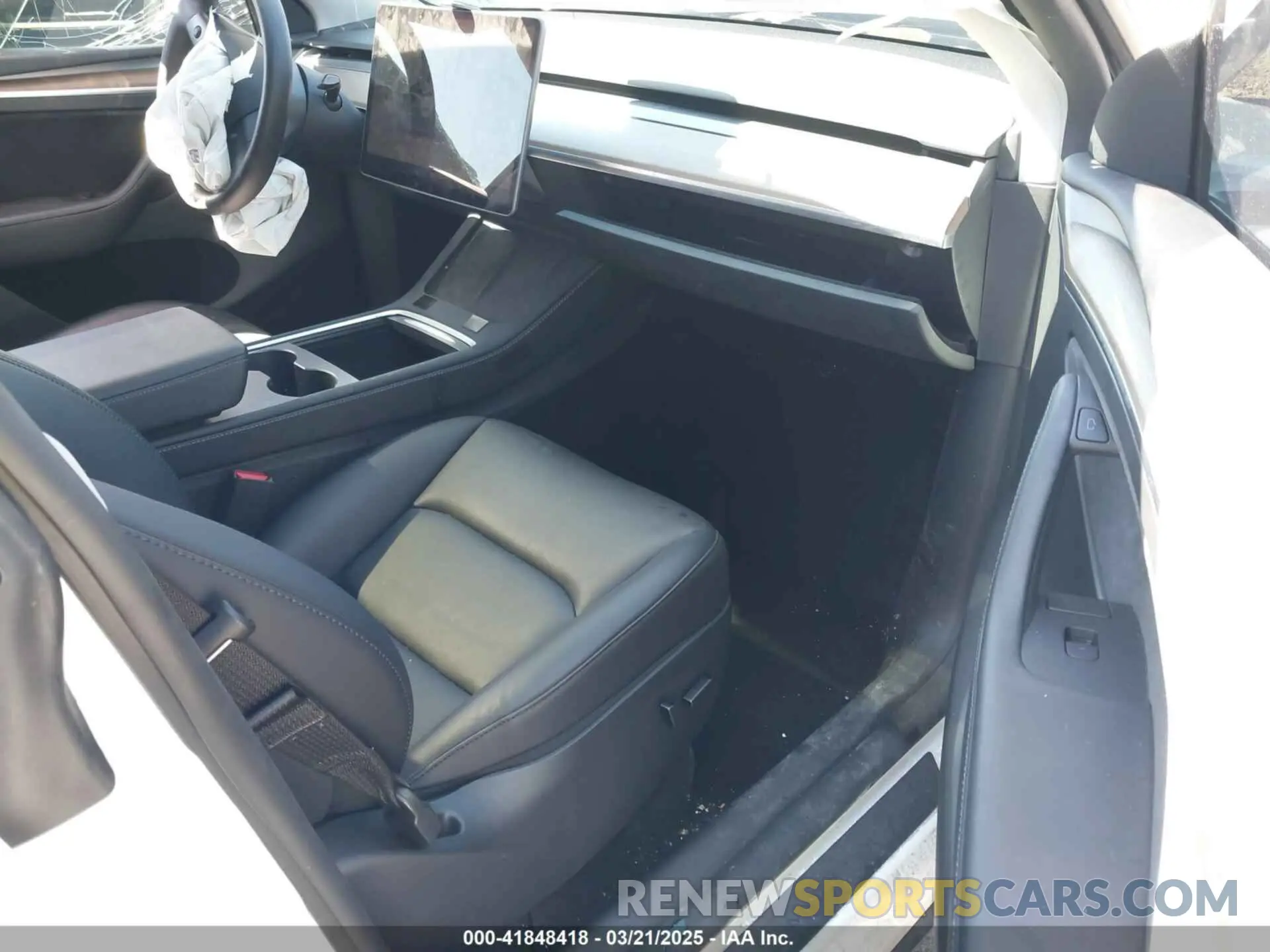 5 fotografías del automóvil dañado 7SAYGDEF2PF775367 TESLA MODEL Y 2023