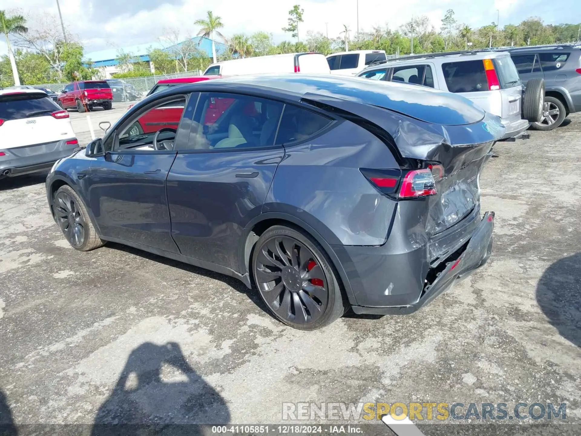 3 fotografías del automóvil dañado 7SAYGDEF2PF795036 TESLA MODEL Y 2023