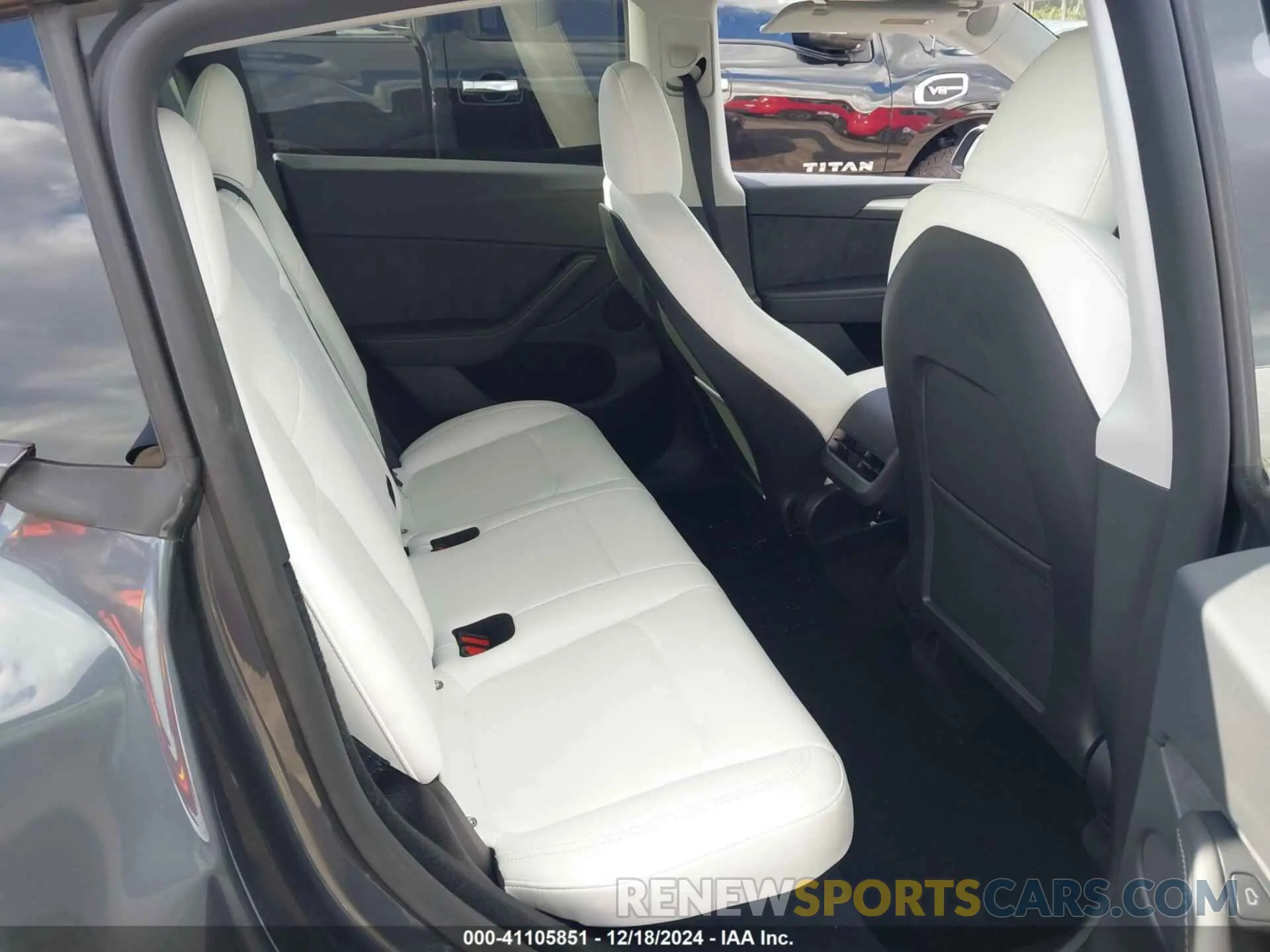 8 fotografías del automóvil dañado 7SAYGDEF2PF795036 TESLA MODEL Y 2023