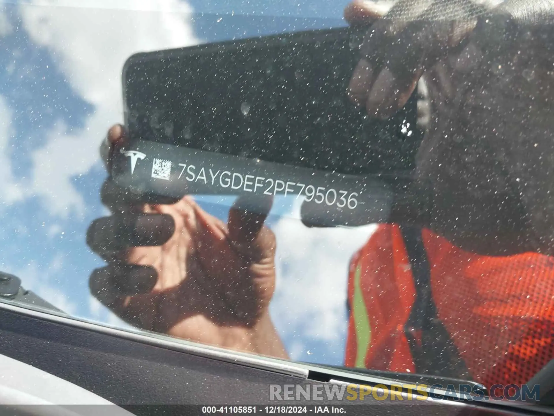 9 fotografías del automóvil dañado 7SAYGDEF2PF795036 TESLA MODEL Y 2023
