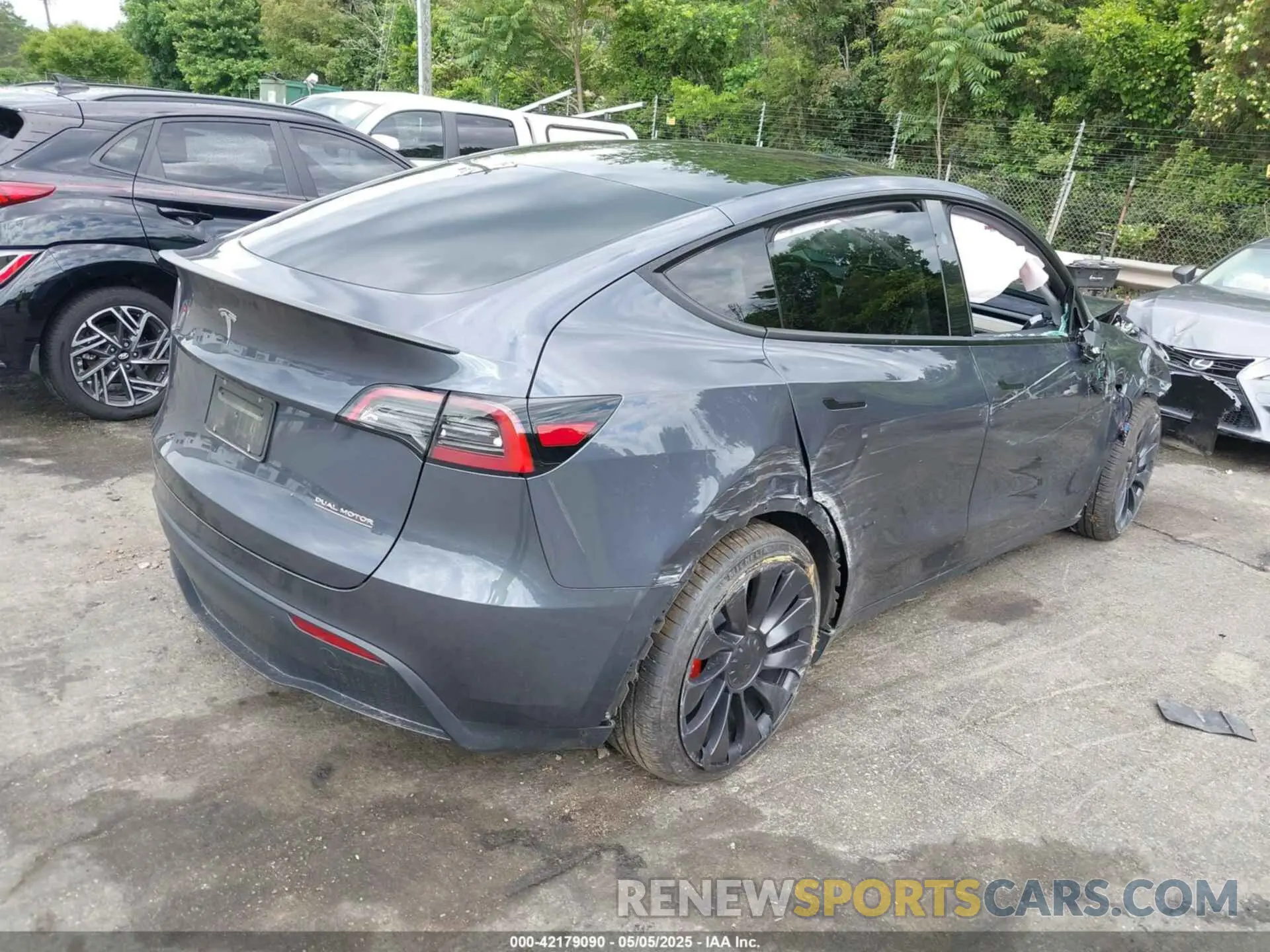 4 fotografías del automóvil dañado 7SAYGDEF2PF845353 TESLA MODEL Y 2023