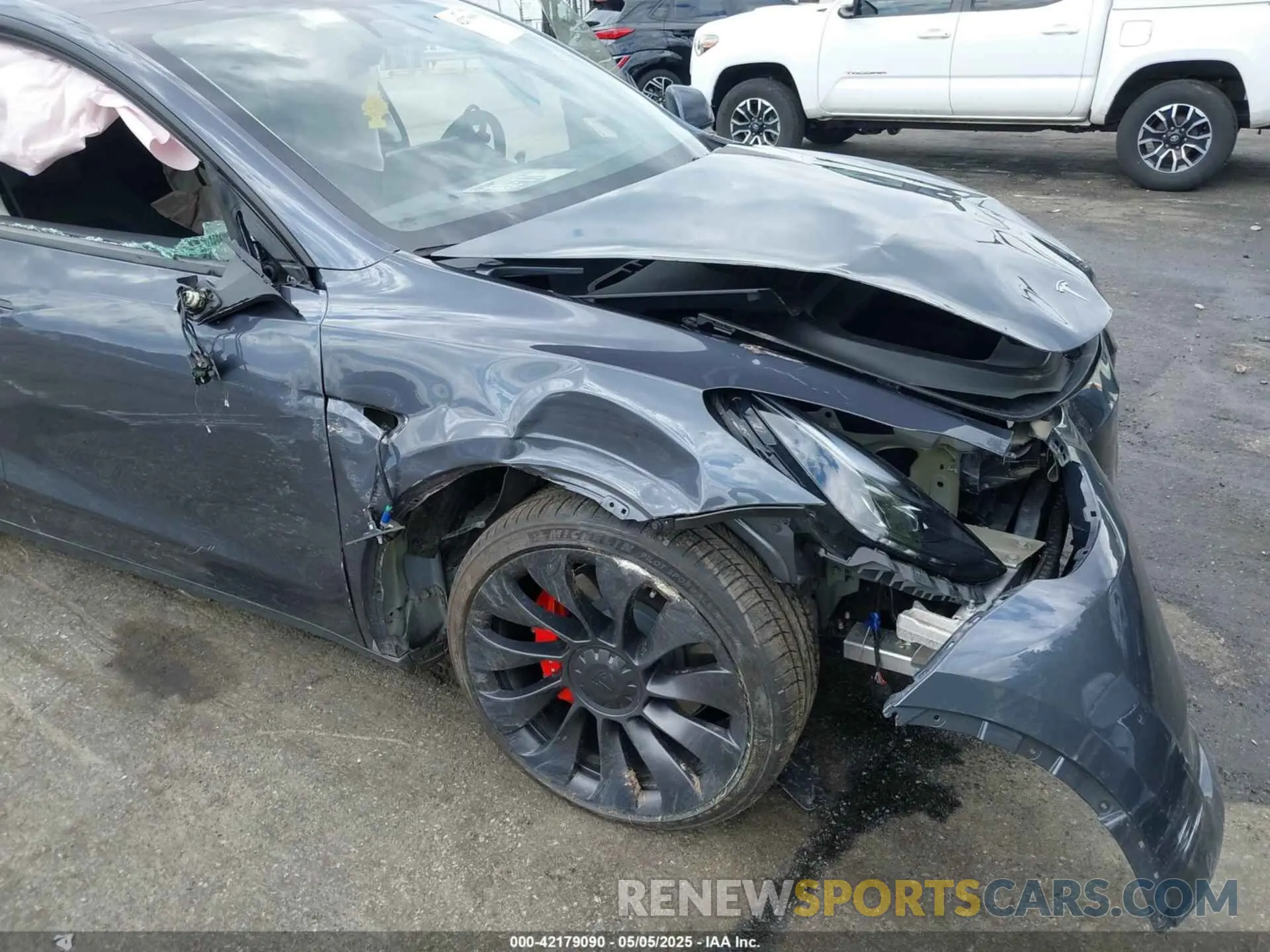 6 fotografías del automóvil dañado 7SAYGDEF2PF845353 TESLA MODEL Y 2023