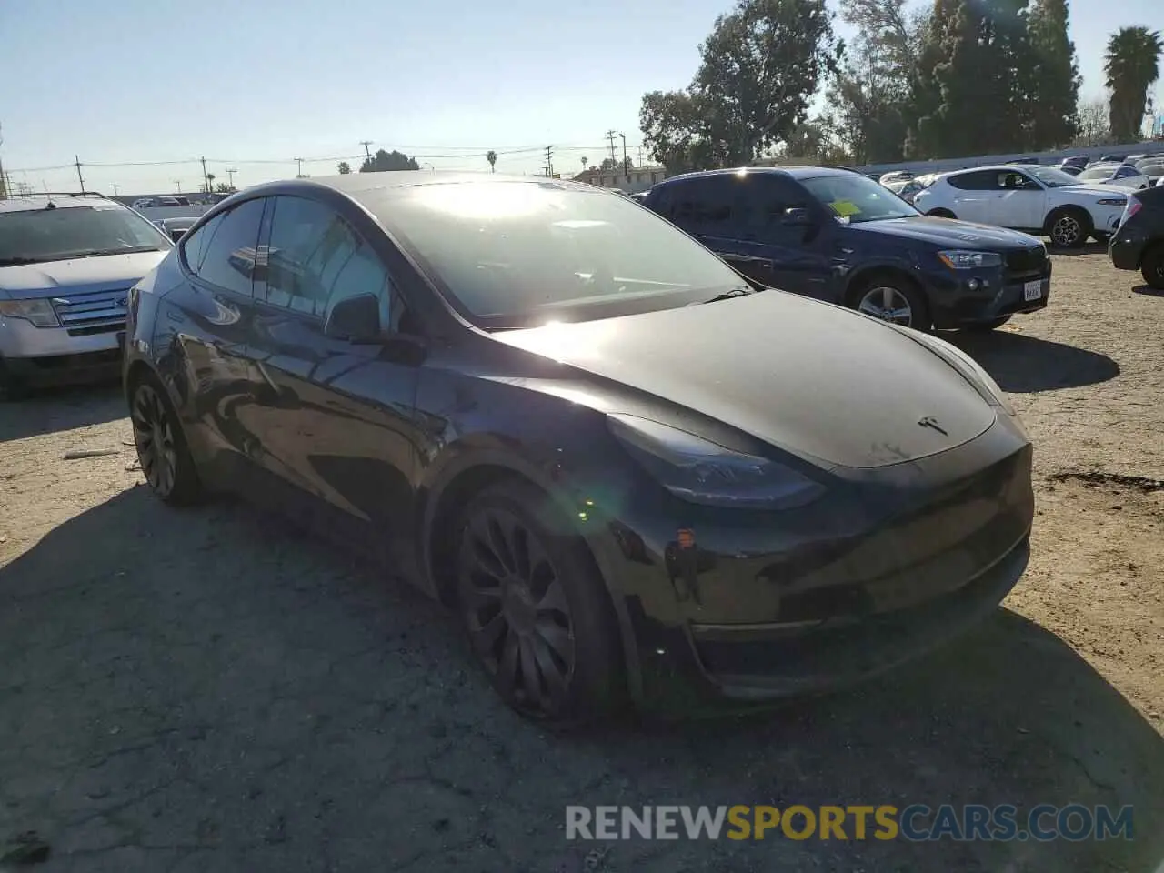 4 fotografías del automóvil dañado 7SAYGDEF2PF852075 TESLA MODEL Y 2023
