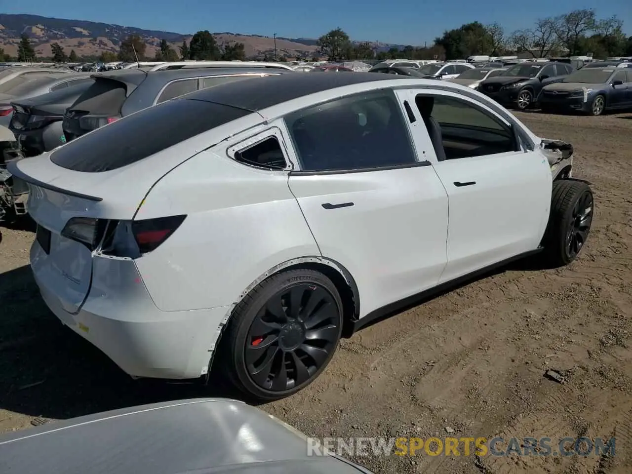 3 fotografías del automóvil dañado 7SAYGDEF2PF943315 TESLA MODEL Y 2023