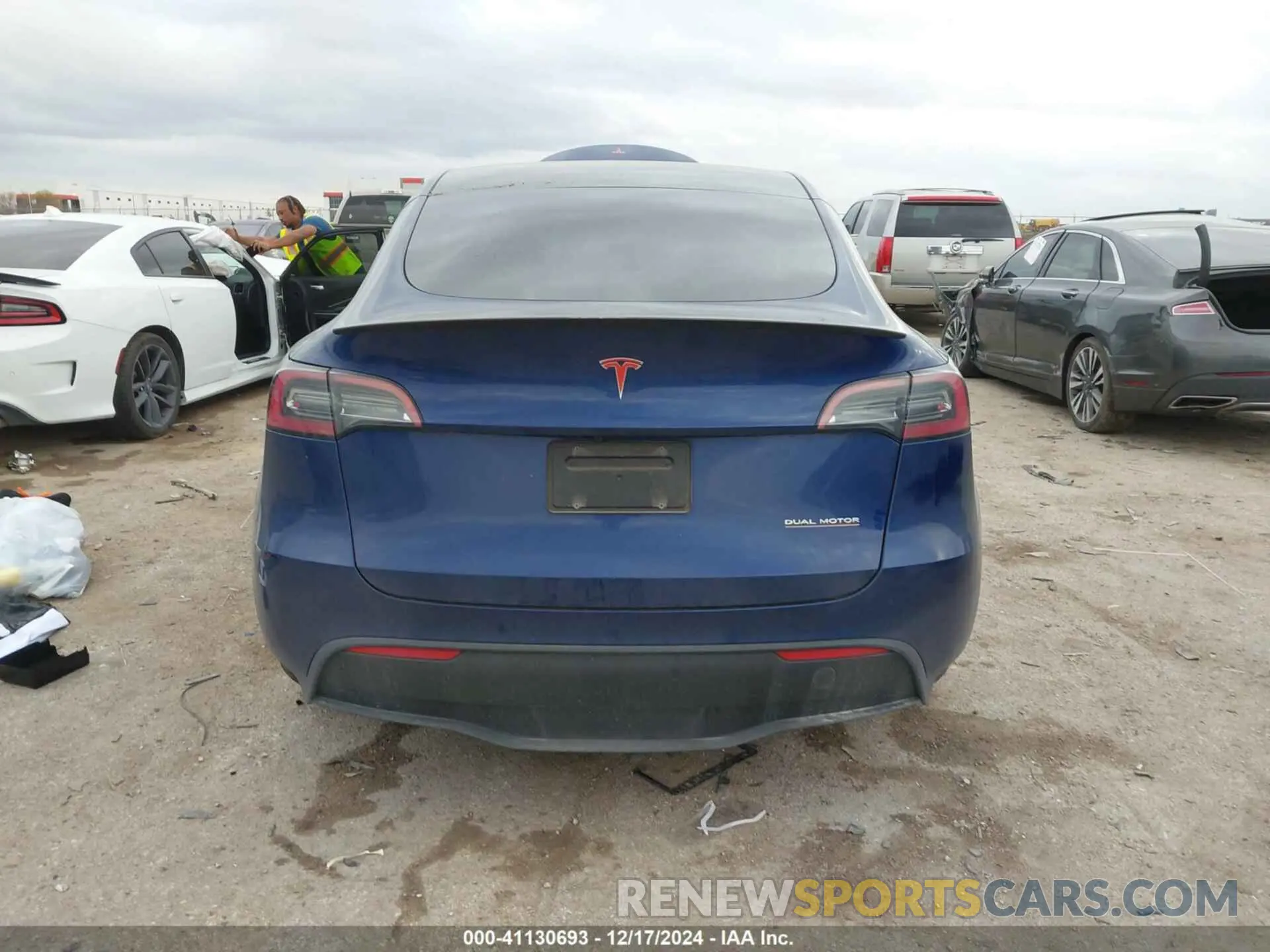 15 fotografías del automóvil dañado 7SAYGDEF3PF755077 TESLA MODEL Y 2023