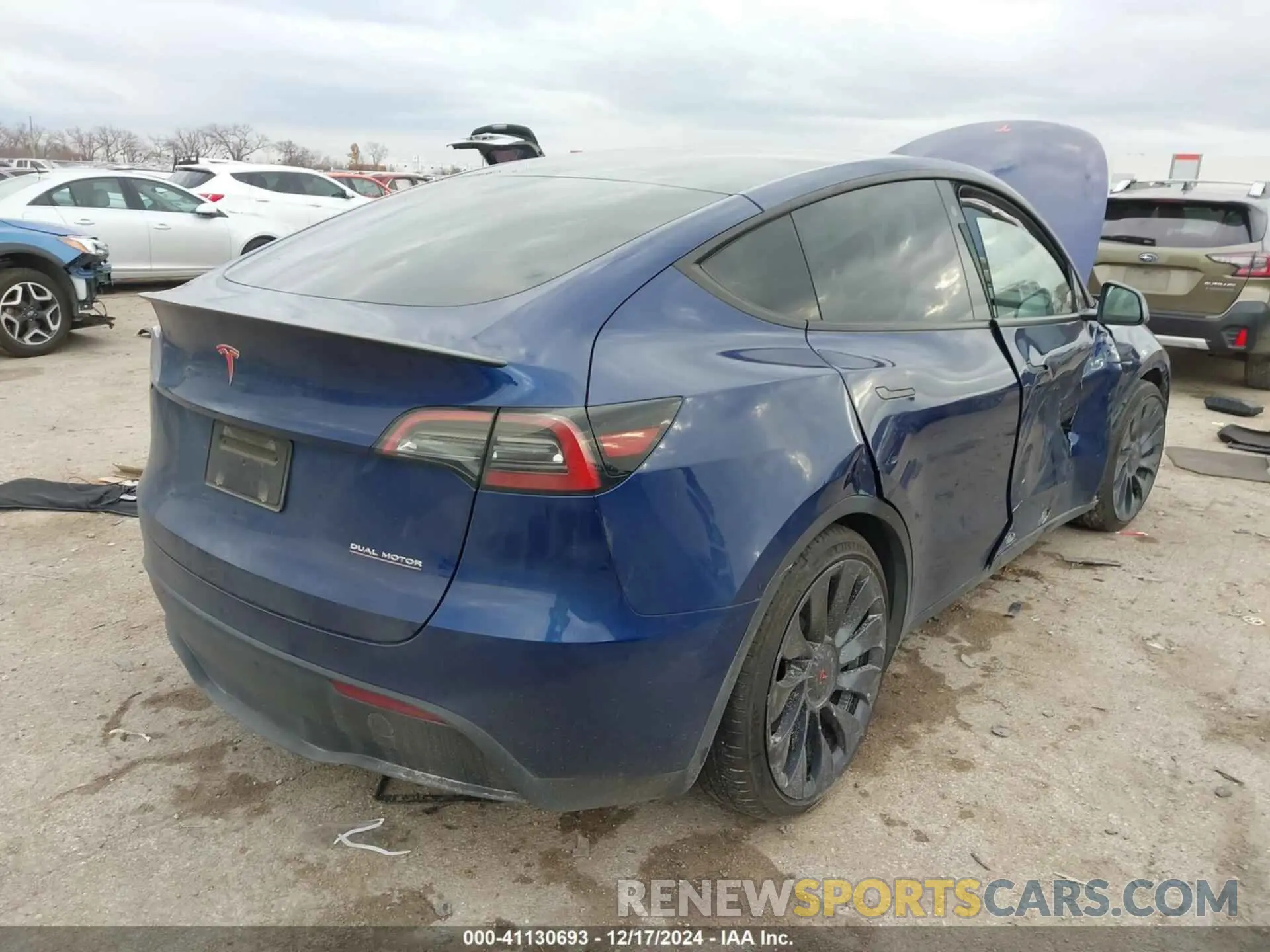 4 fotografías del automóvil dañado 7SAYGDEF3PF755077 TESLA MODEL Y 2023