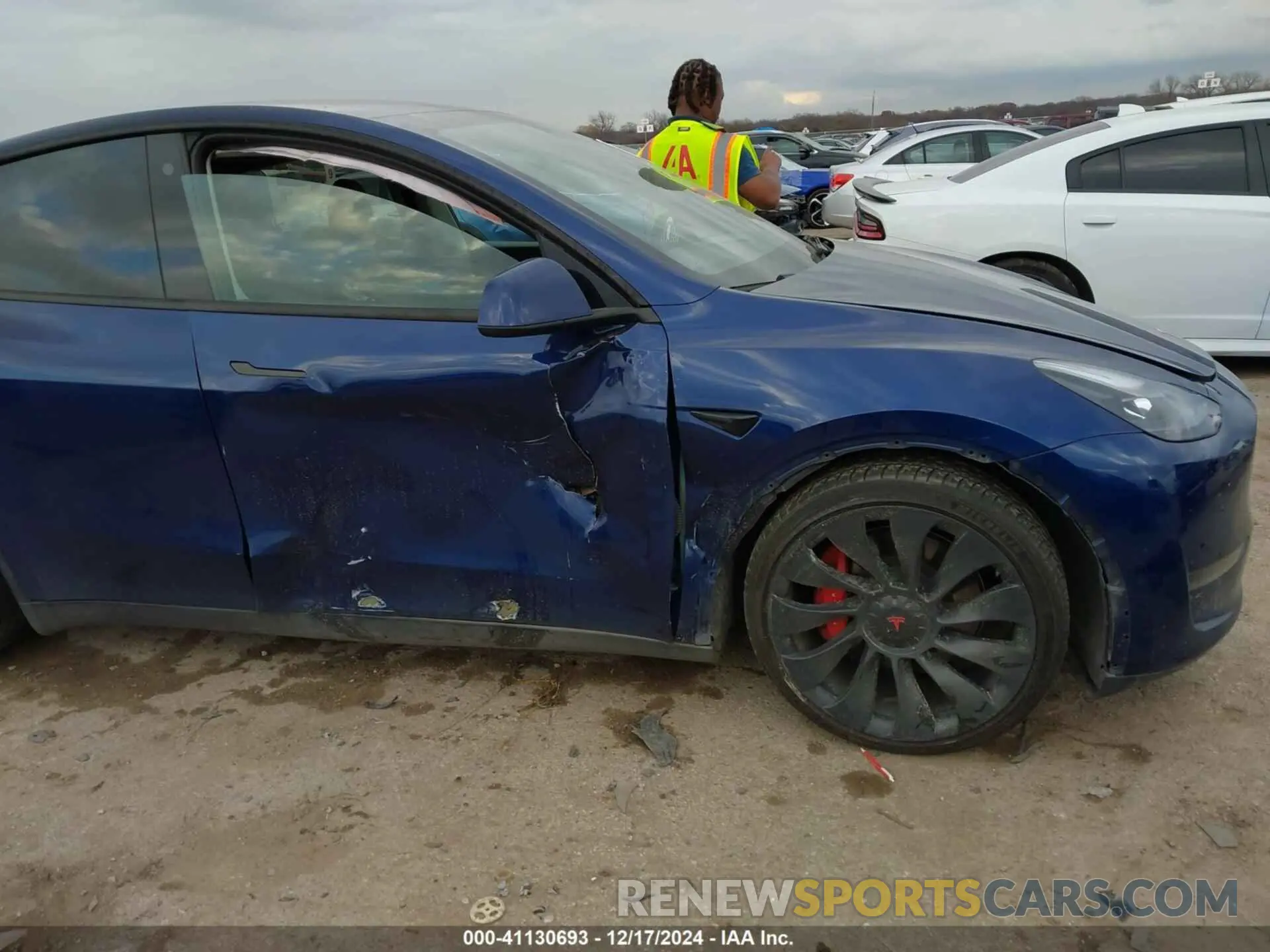 6 fotografías del automóvil dañado 7SAYGDEF3PF755077 TESLA MODEL Y 2023