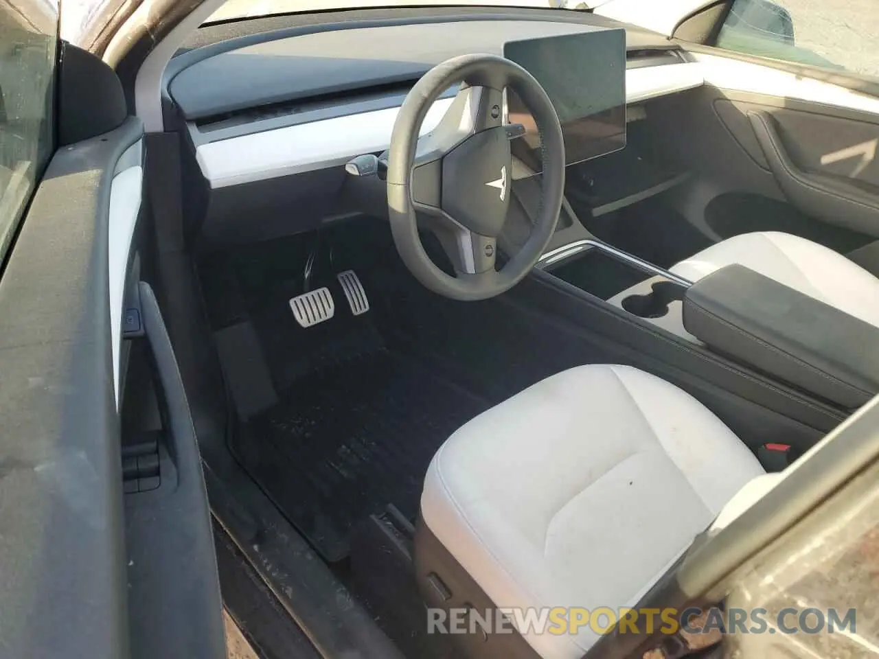 8 fotografías del automóvil dañado 7SAYGDEF3PF904751 TESLA MODEL Y 2023