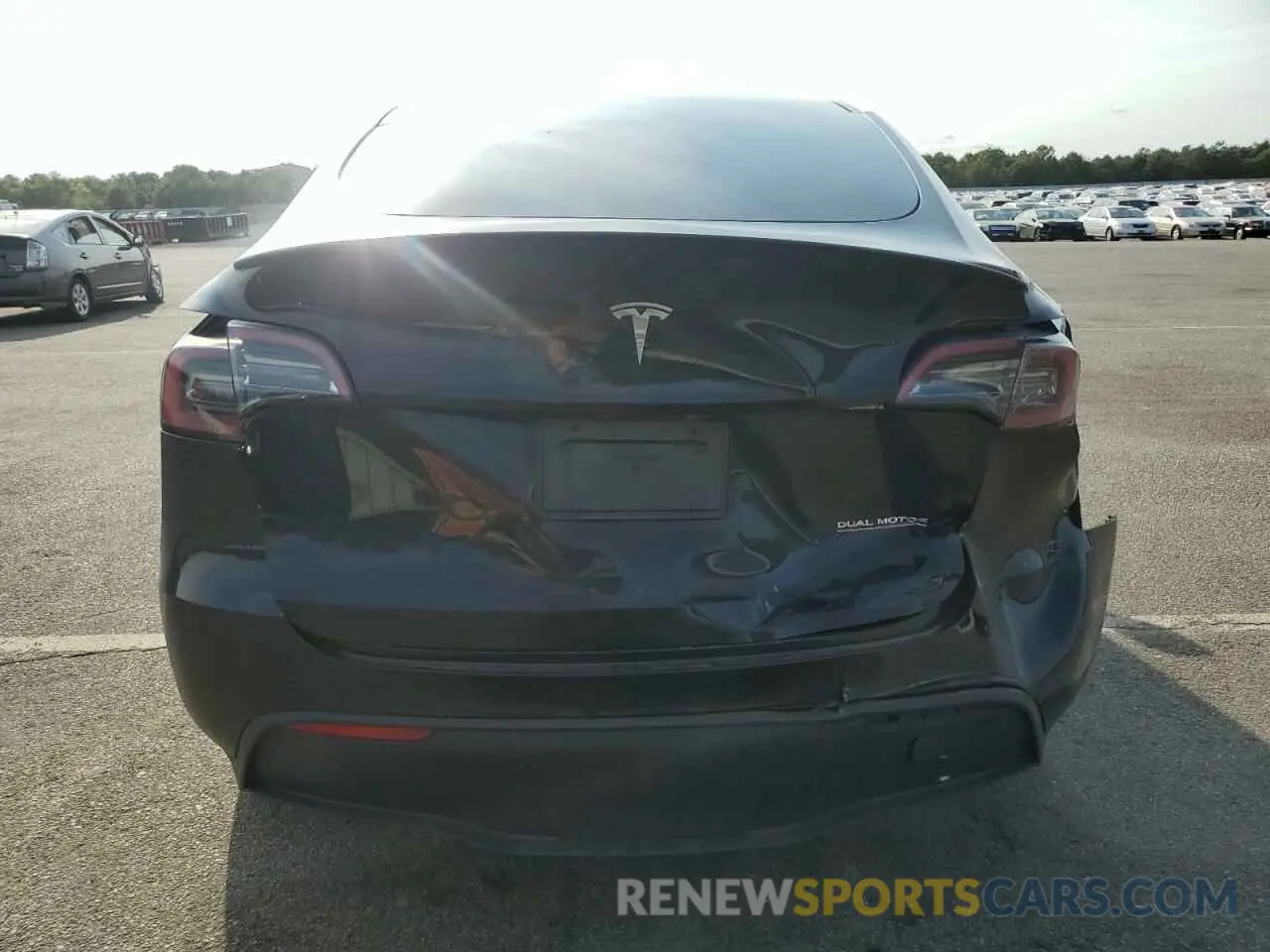 6 fotografías del automóvil dañado 7SAYGDEF3PF921470 TESLA MODEL Y 2023
