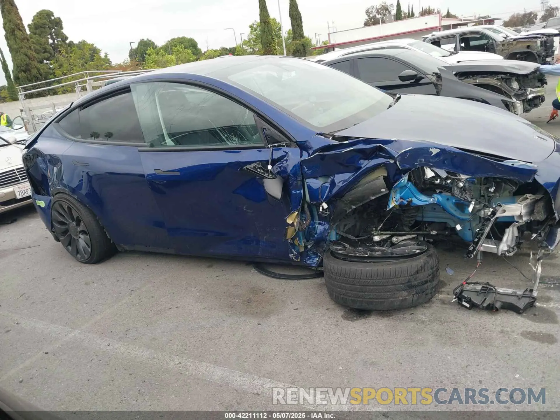 13 fotografías del automóvil dañado 7SAYGDEF4PF709015 TESLA MODEL Y 2023