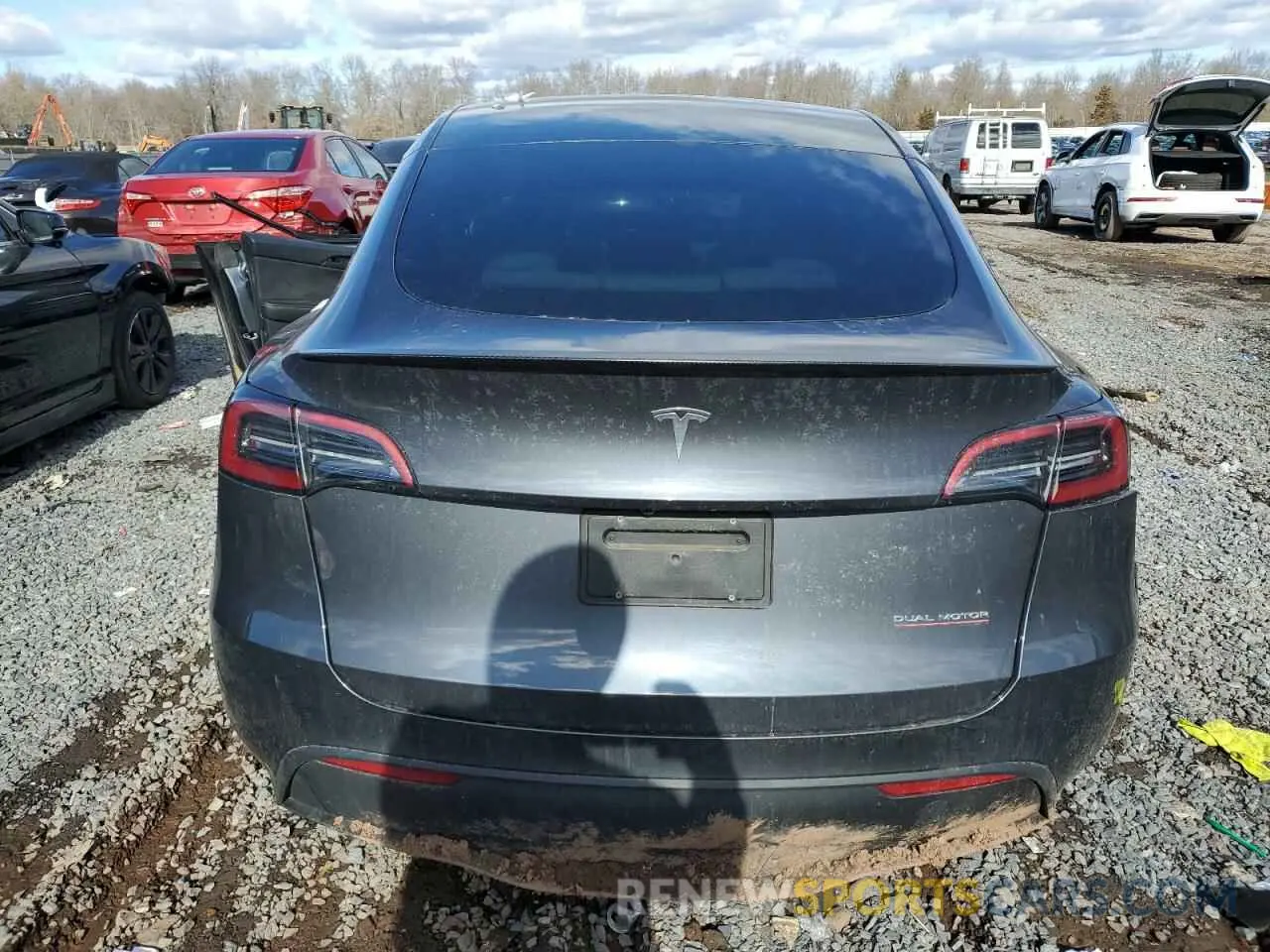 6 fotografías del automóvil dañado 7SAYGDEF4PF841336 TESLA MODEL Y 2023