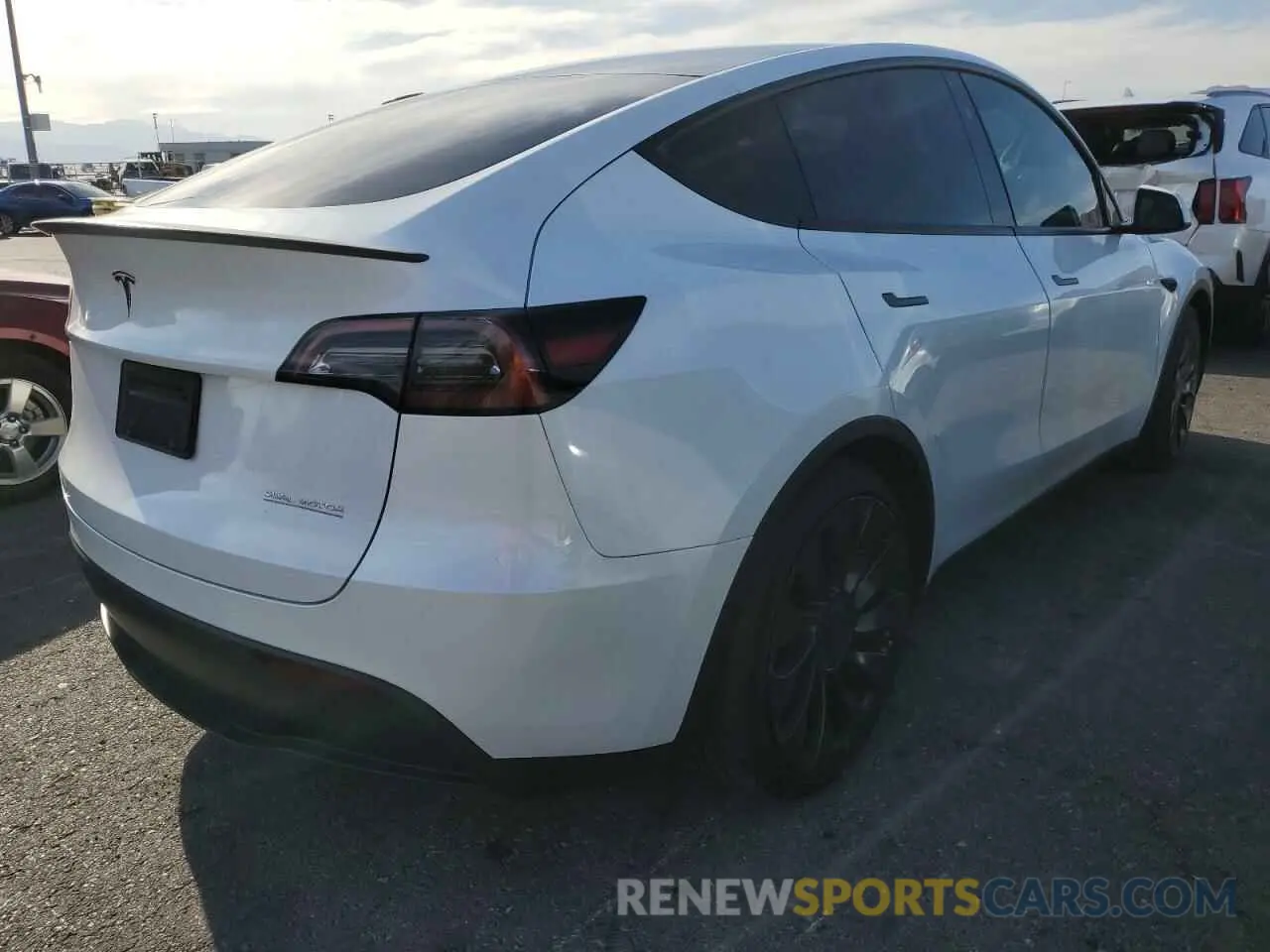 3 fotografías del automóvil dañado 7SAYGDEF4PF871940 TESLA MODEL Y 2023