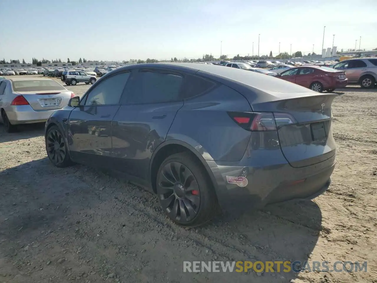 2 fotografías del automóvil dañado 7SAYGDEF4PF912339 TESLA MODEL Y 2023