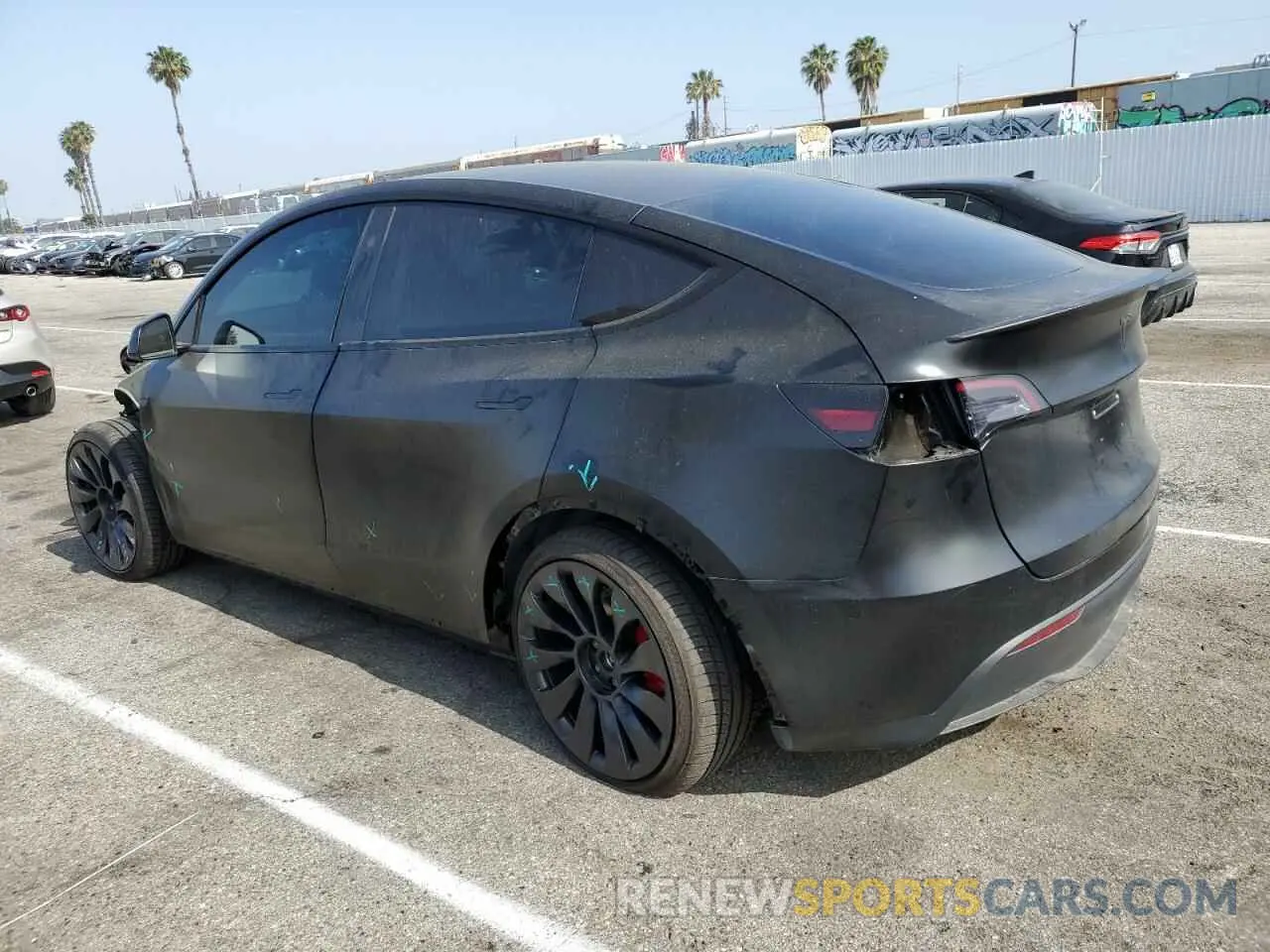 2 fotografías del automóvil dañado 7SAYGDEF5PF841619 TESLA MODEL Y 2023