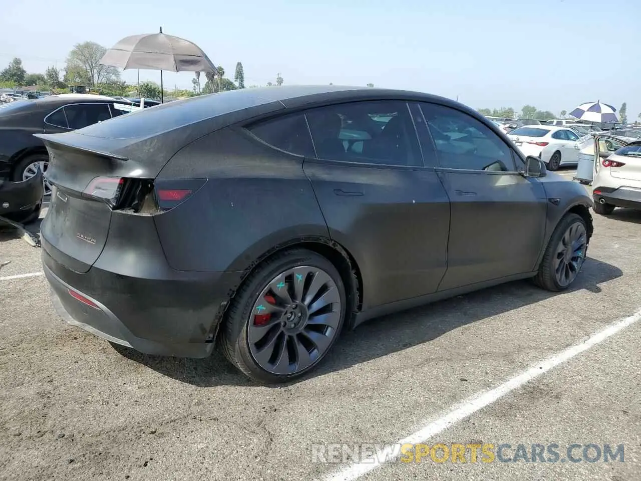 3 fotografías del automóvil dañado 7SAYGDEF5PF841619 TESLA MODEL Y 2023