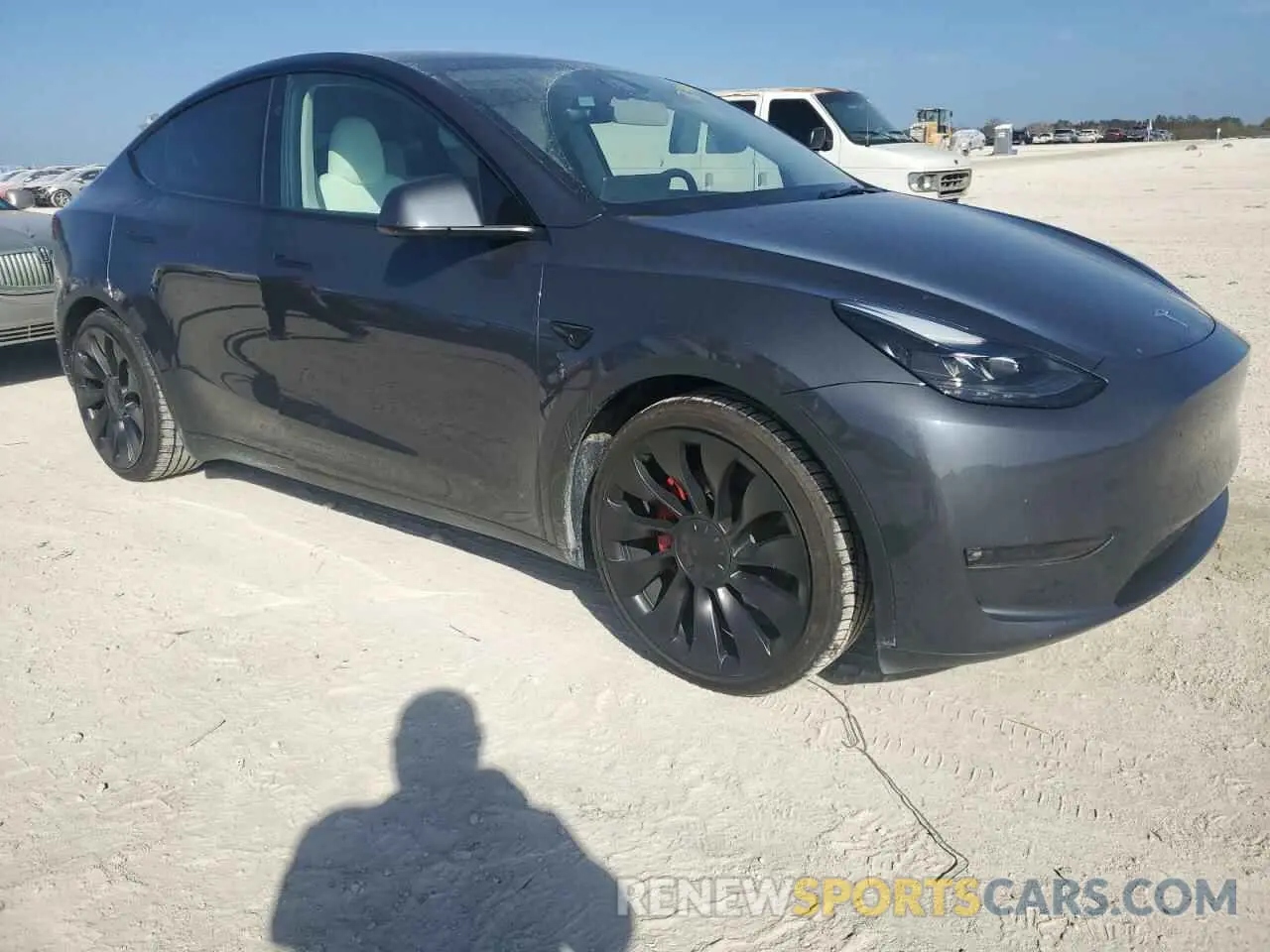 4 fotografías del automóvil dañado 7SAYGDEF5PF915038 TESLA MODEL Y 2023
