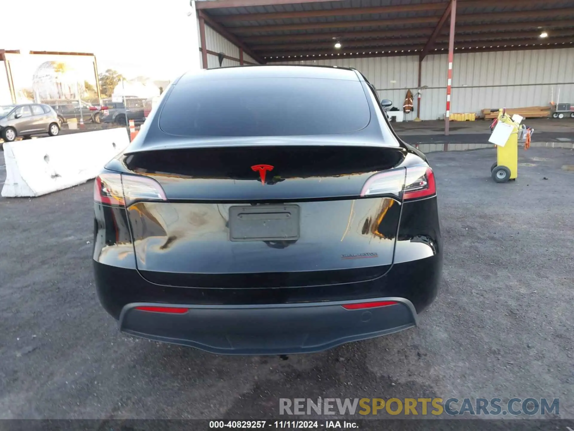 17 fotografías del automóvil dañado 7SAYGDEF6PF668564 TESLA MODEL Y 2023