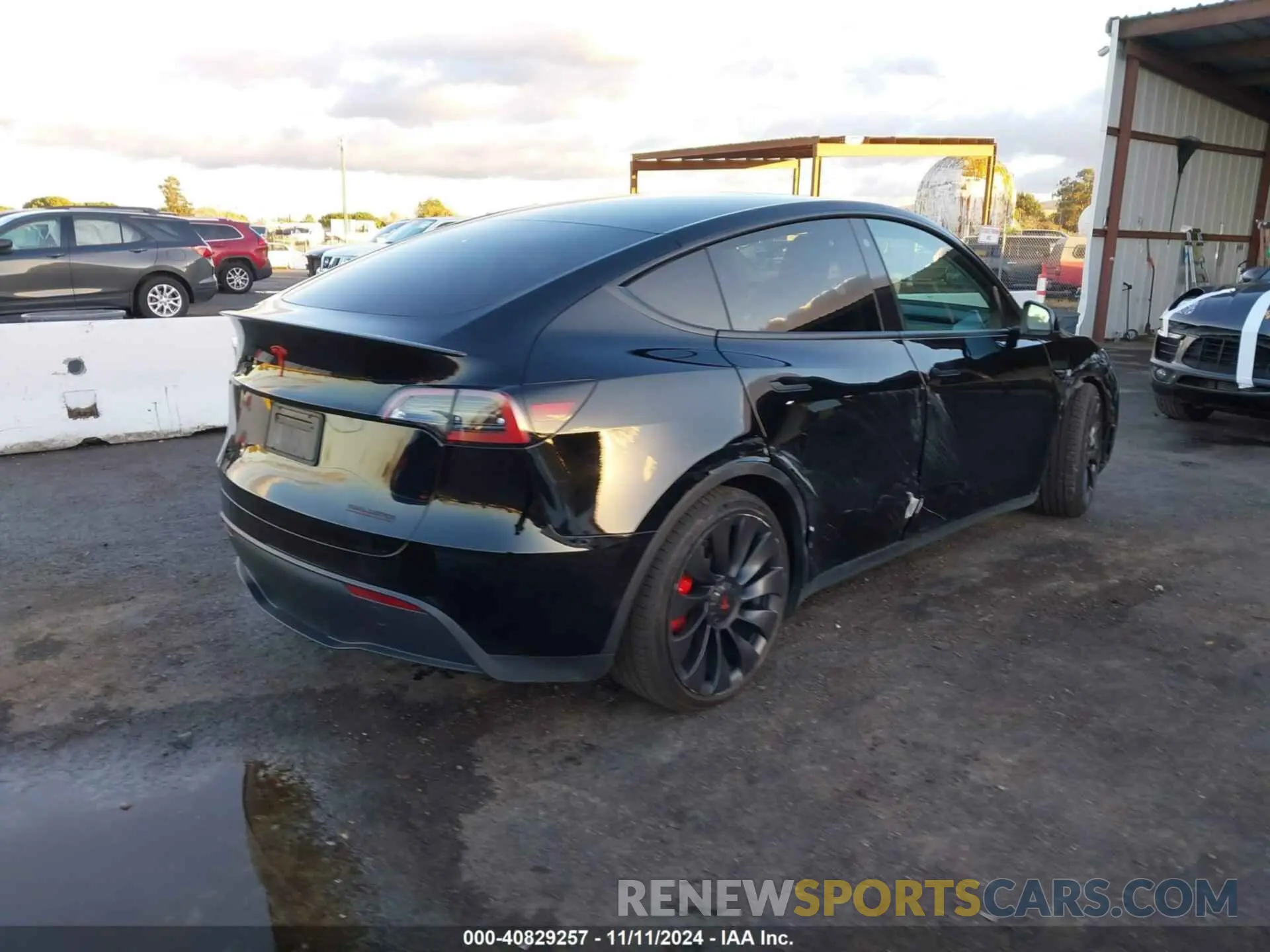 4 fotografías del automóvil dañado 7SAYGDEF6PF668564 TESLA MODEL Y 2023