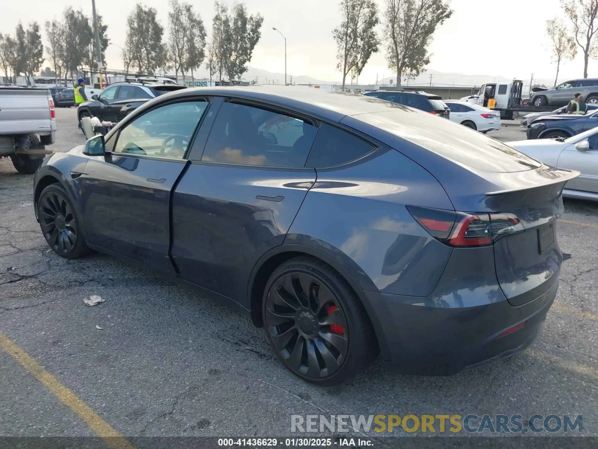 3 fotografías del automóvil dañado 7SAYGDEF6PF837174 TESLA MODEL Y 2023