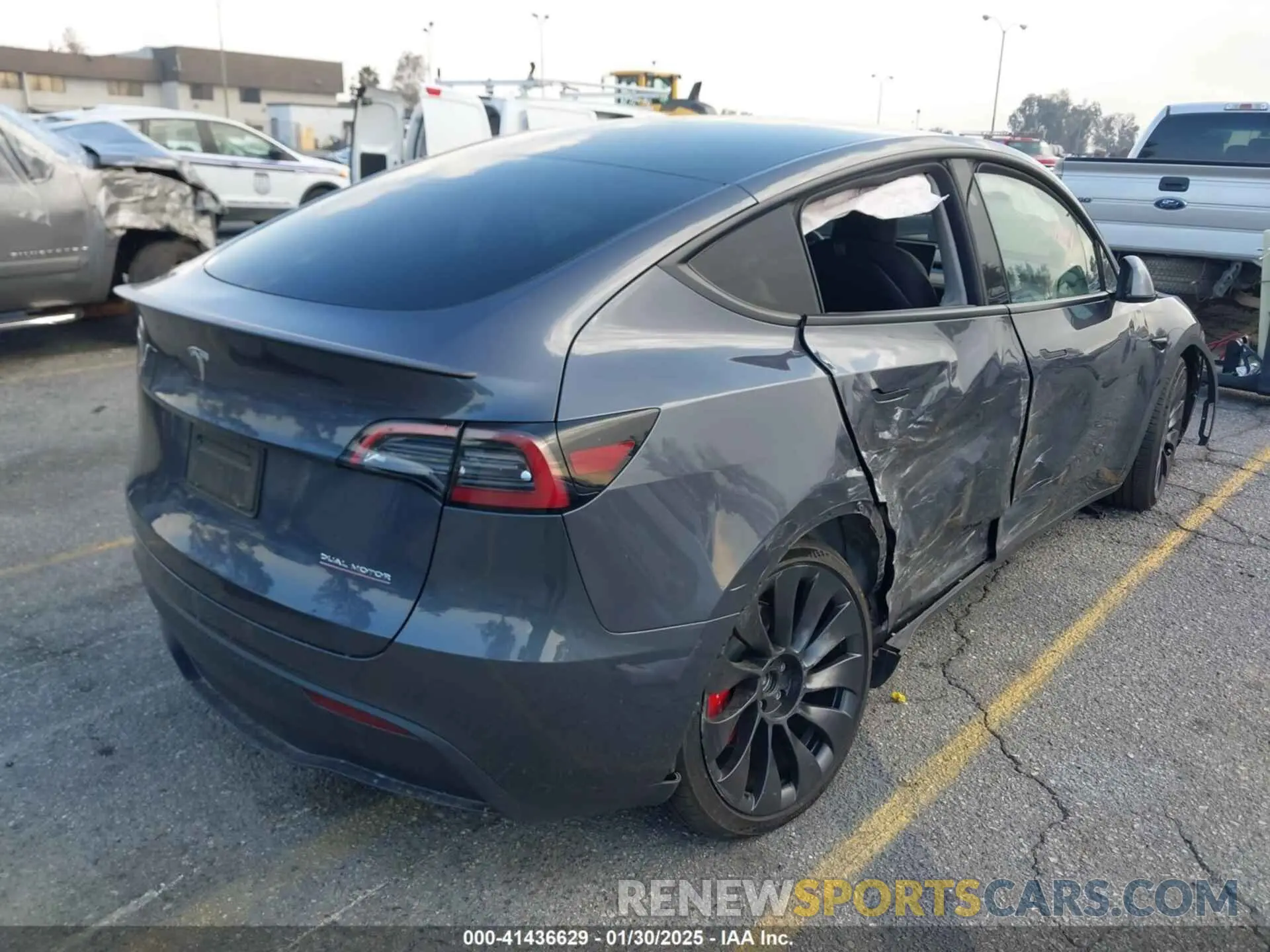 4 fotografías del automóvil dañado 7SAYGDEF6PF837174 TESLA MODEL Y 2023