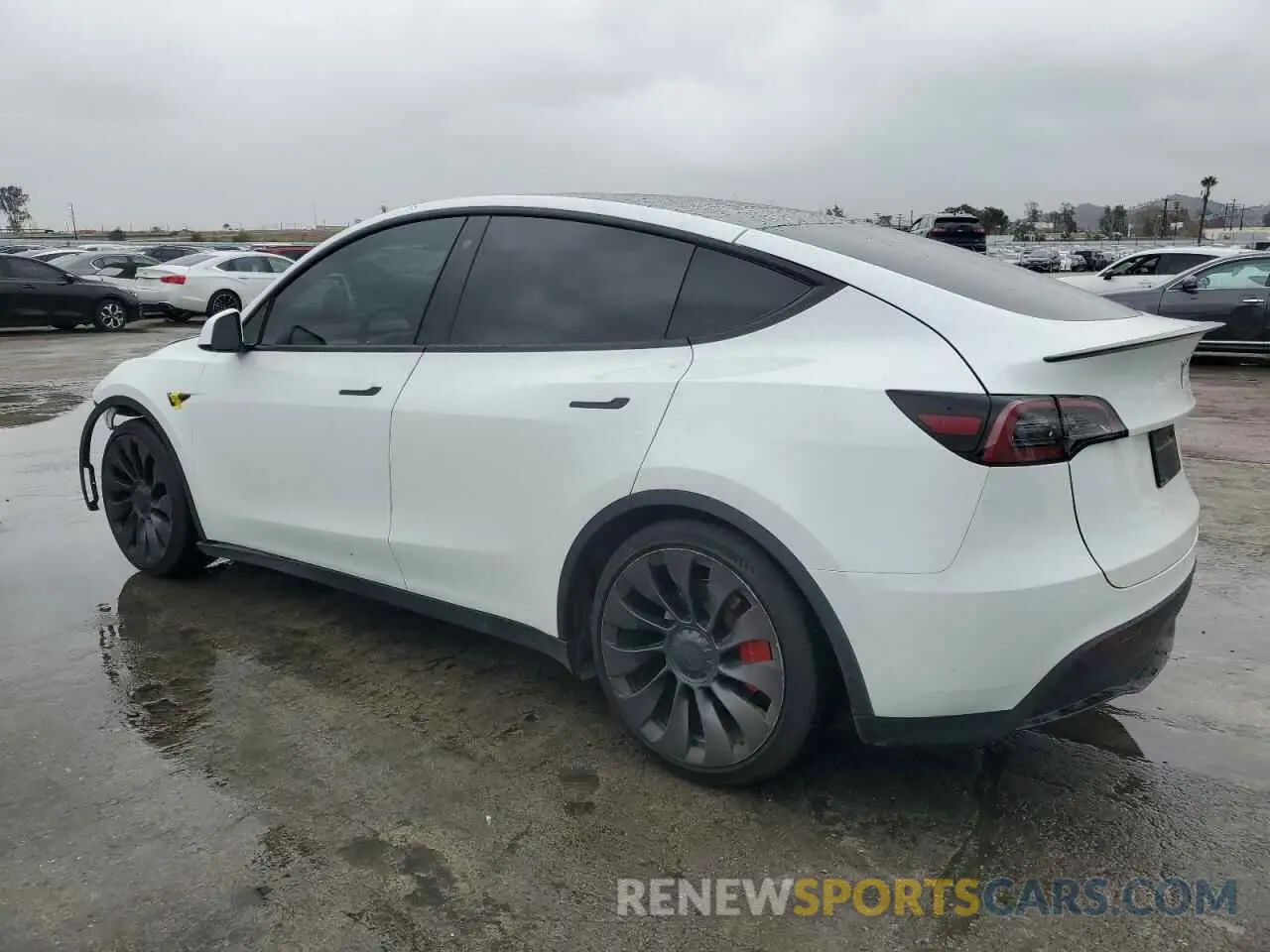 2 fotografías del automóvil dañado 7SAYGDEF7PF602959 TESLA MODEL Y 2023