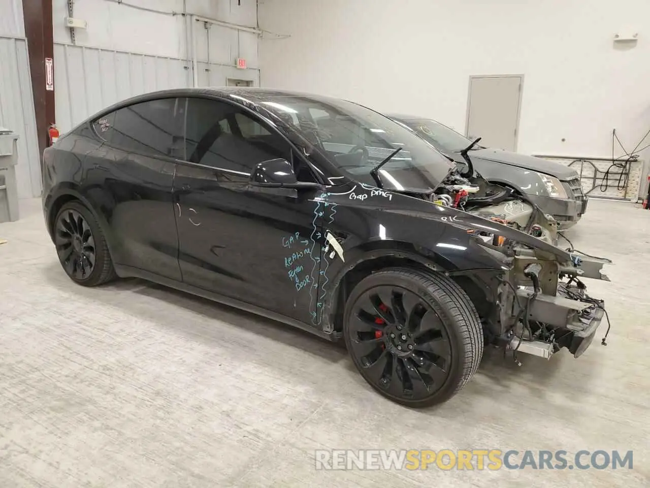 4 fotografías del automóvil dañado 7SAYGDEF7PF643902 TESLA MODEL Y 2023