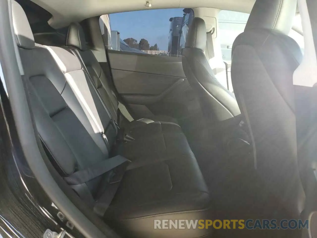 10 fotografías del automóvil dañado 7SAYGDEF7PF786817 TESLA MODEL Y 2023