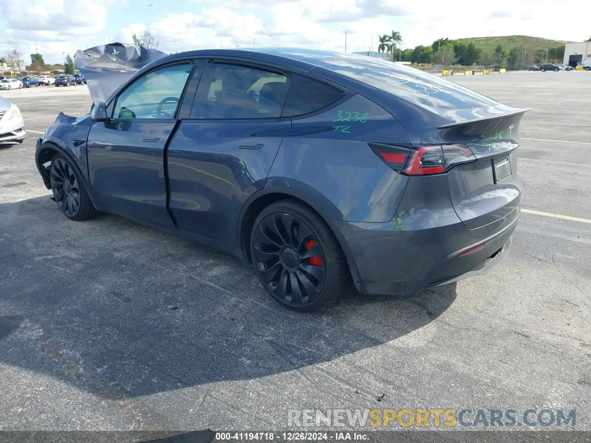 3 fotografías del automóvil dañado 7SAYGDEF7PF806869 TESLA MODEL Y 2023