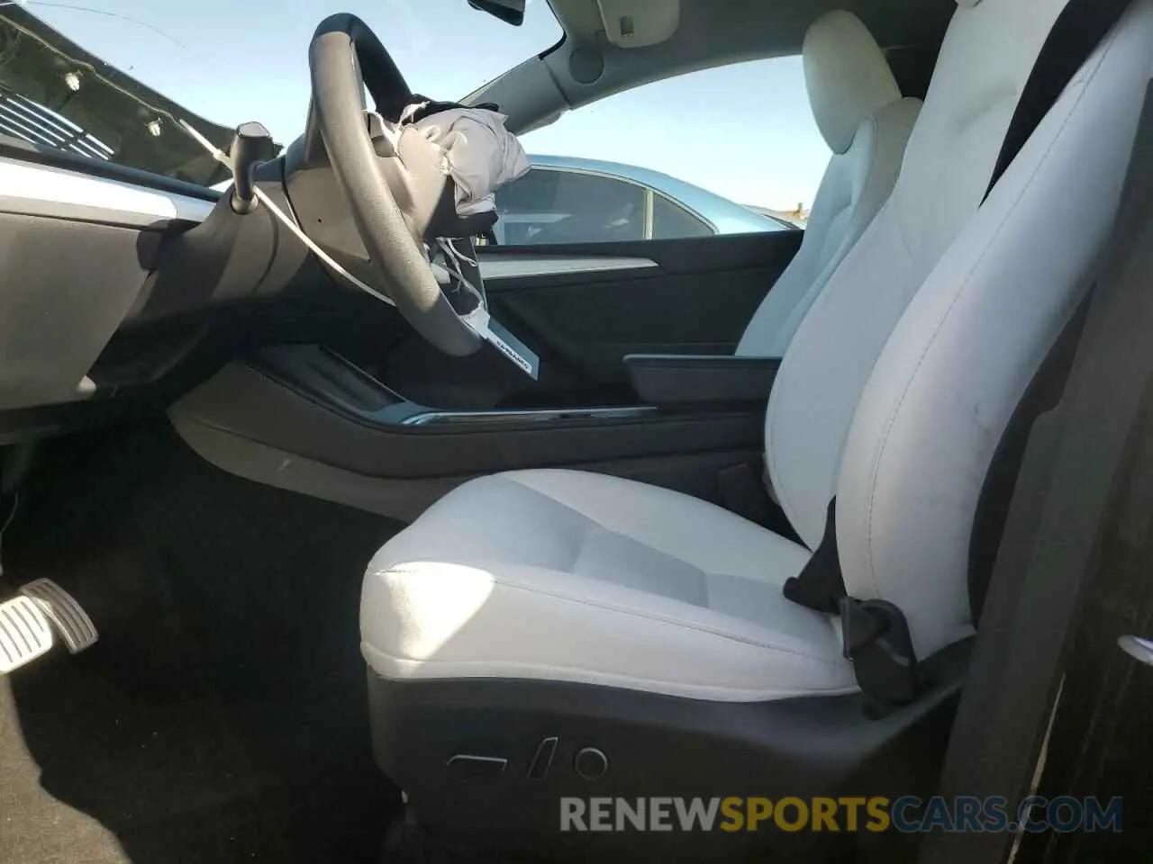 7 fotografías del automóvil dañado 7SAYGDEF7PF839449 TESLA MODEL Y 2023