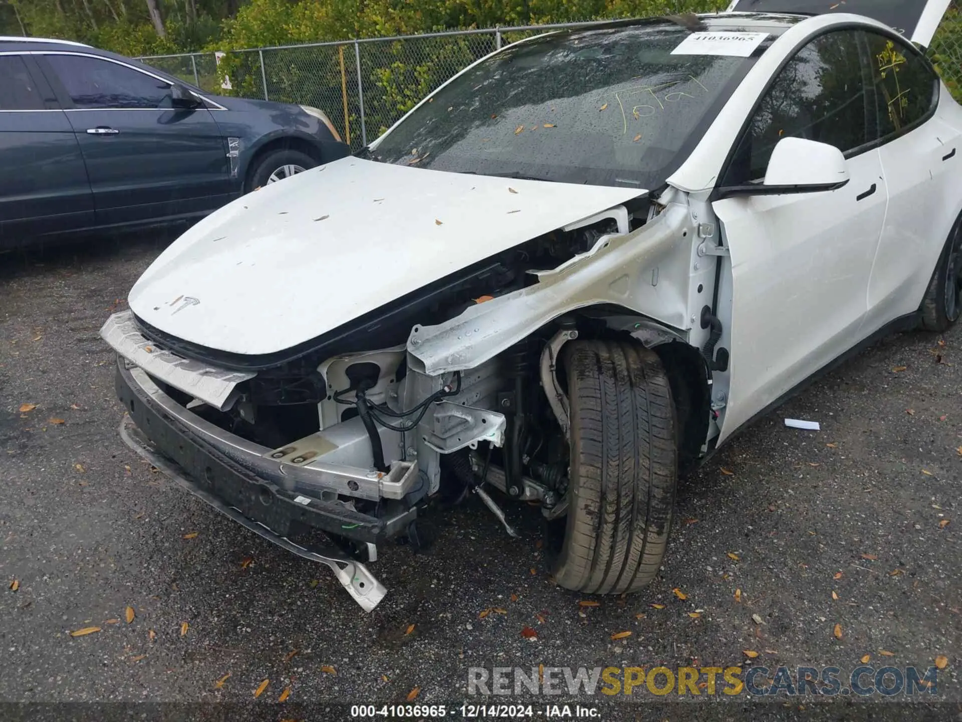 16 fotografías del automóvil dañado 7SAYGDEF7PF902260 TESLA MODEL Y 2023