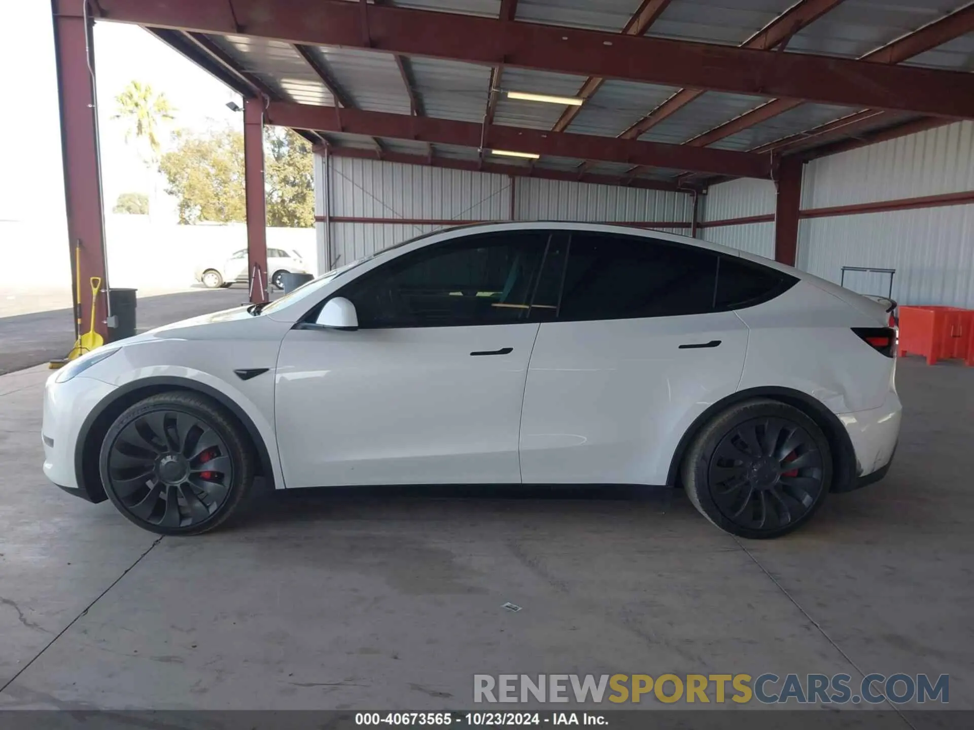 14 fotografías del automóvil dañado 7SAYGDEF8PF740641 TESLA MODEL Y 2023